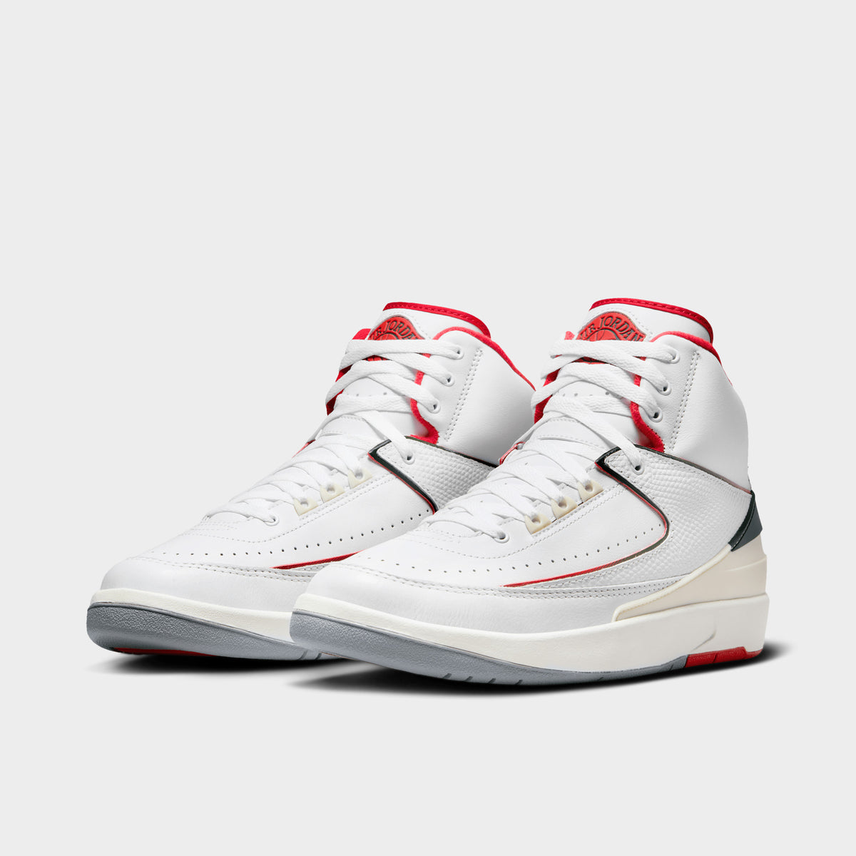Jordan retro 2 hotsell white red
