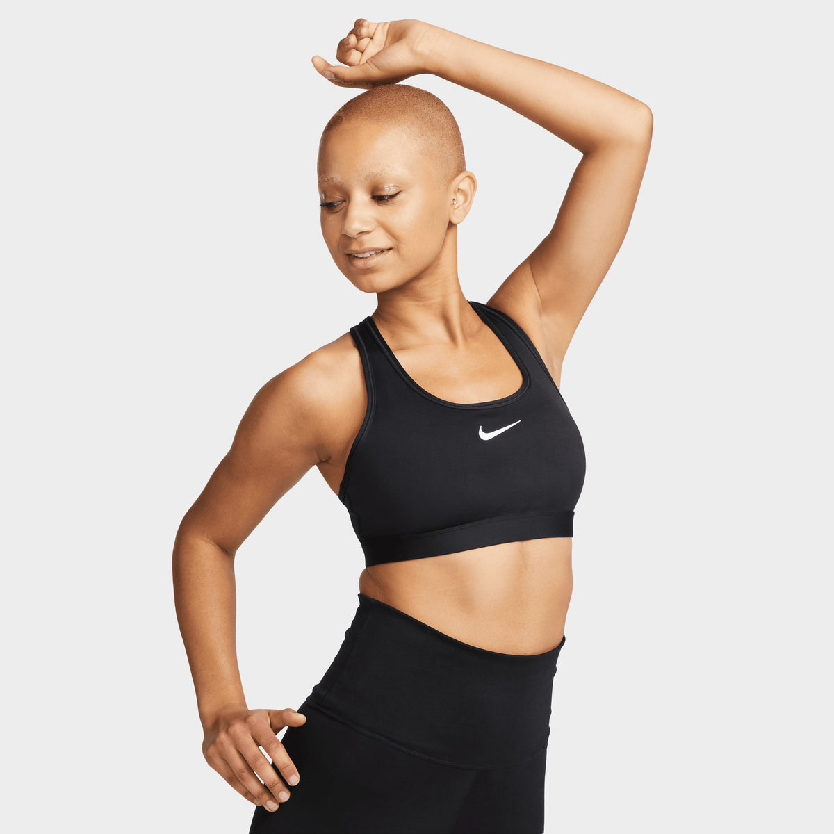 Nike Performance NIKE SWOOSH WOMEN'S MEDIUM-SUPPORT PADDED ZIP-FRONT SPORTS  BRA - Medium support sports bra - black/white/black 