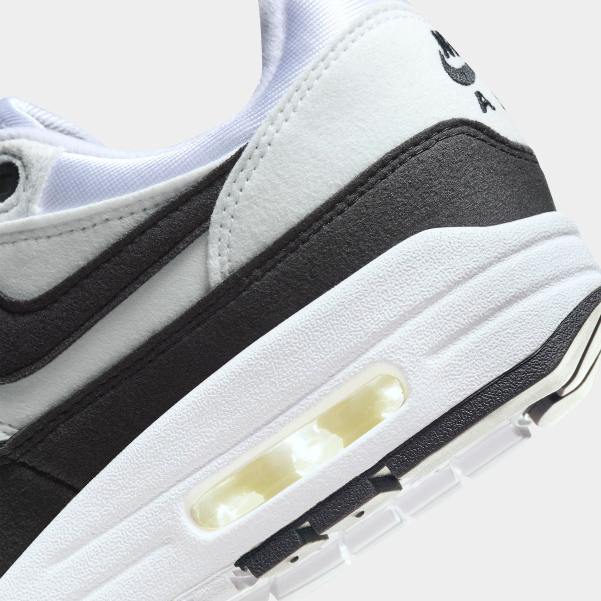 Nike wmns air on sale max 1 black white