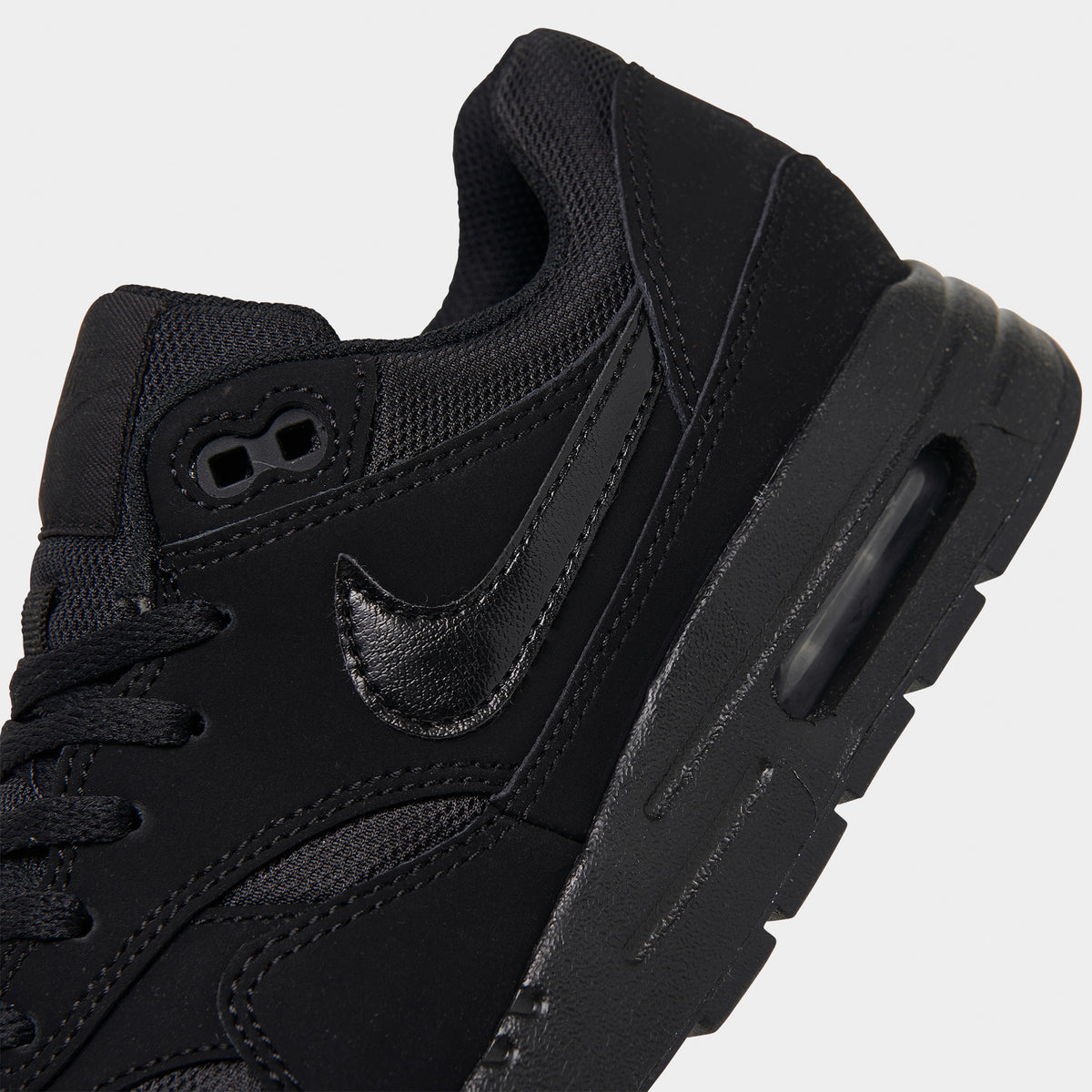 All black 2025 air max 1