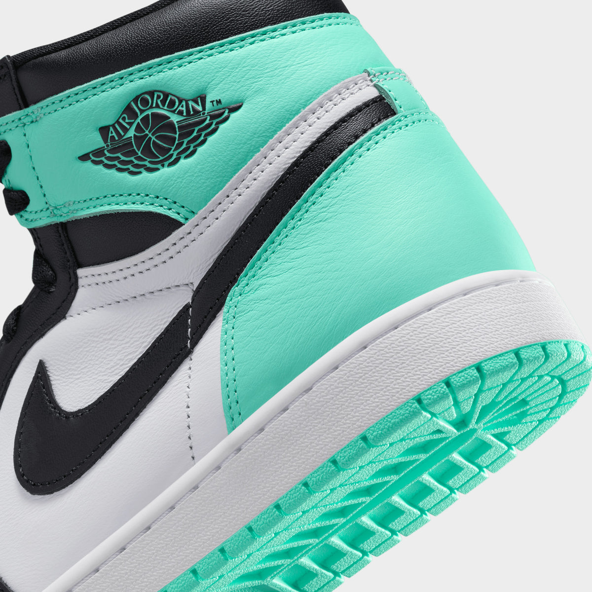 Jordan 1 Retro High OG White Black Green Glow
