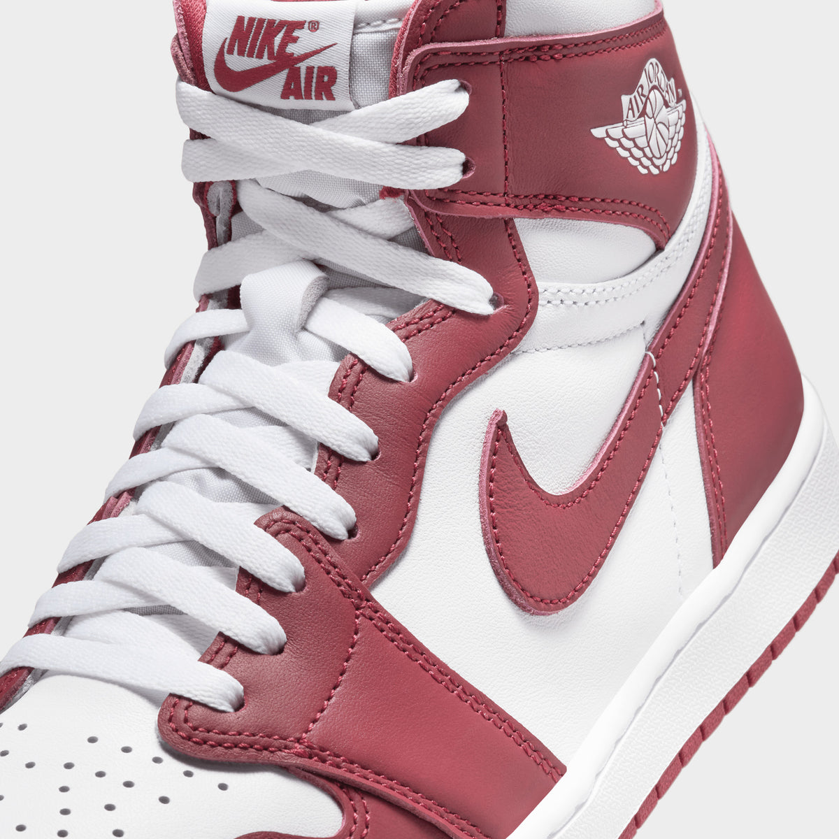 Jordan 1 Retro High OG Remastered White / Team Red | JD Sports