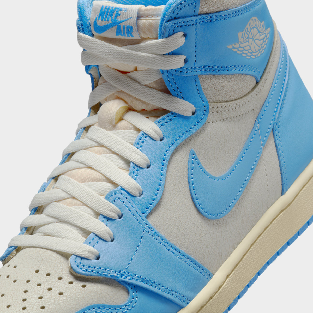 シューズ(男性用) AIR JORDAN 1 RETRO HIGH OG PowderBlue Jordan 1 Retro High OG Dark Powder Blue / Sail | JD Sports