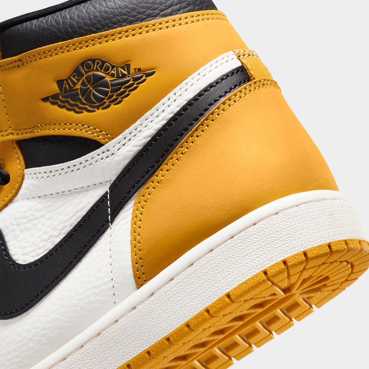 Jordan 1 Retro High OG Yellow Ochre / Black - Sail | JD Sports