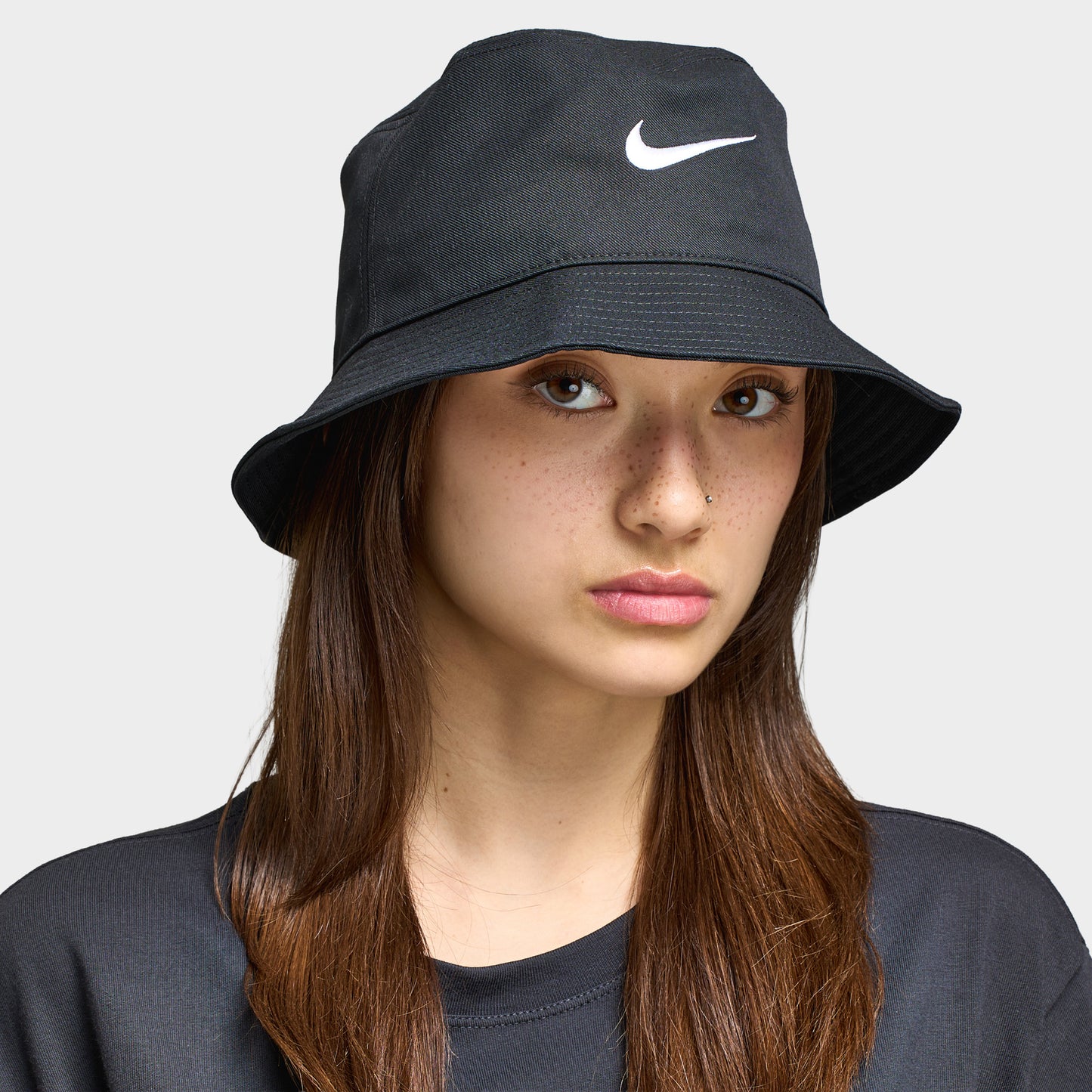 Nike Apex Swoosh Bucket Hat Black / White
