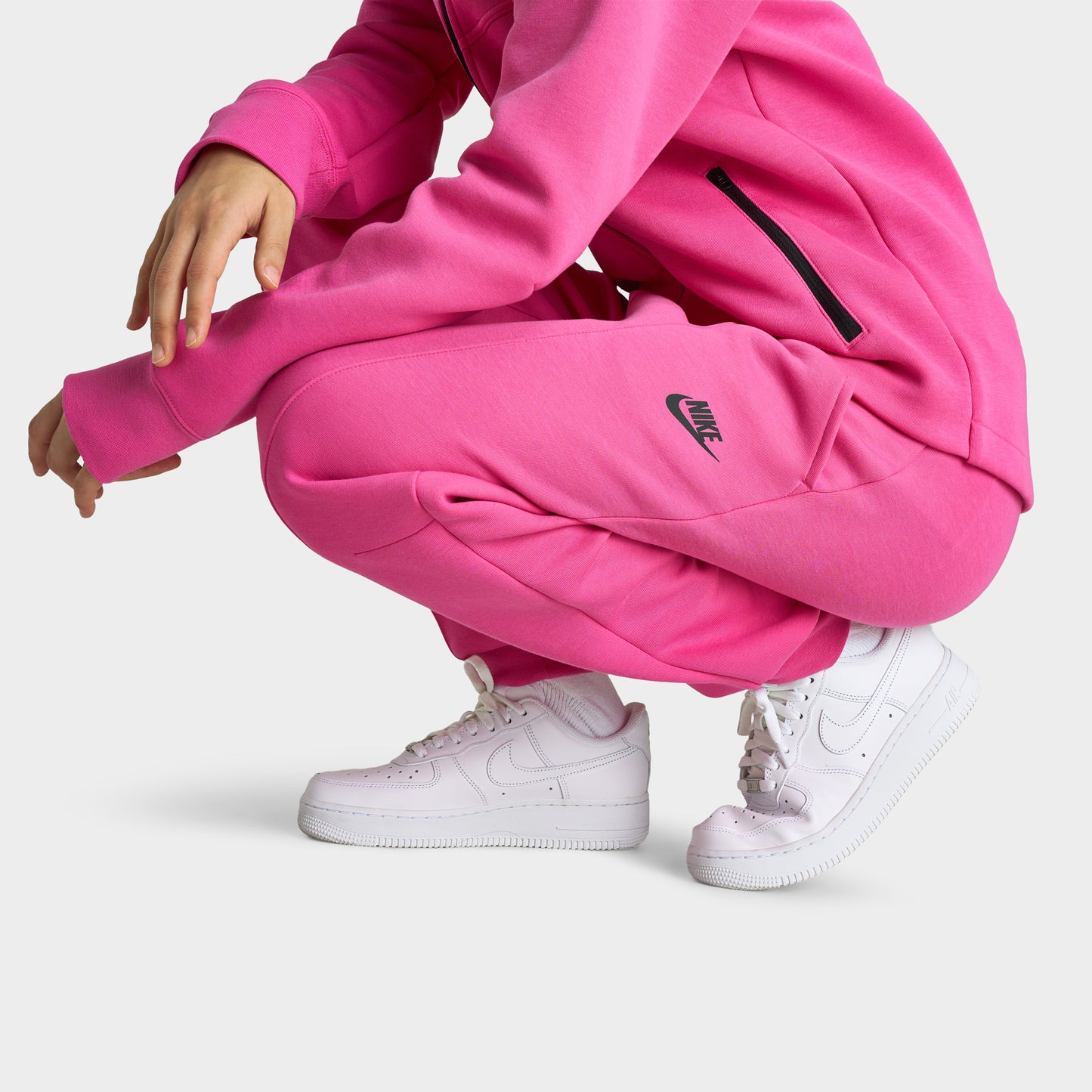 Nike Sportswear Women's Mid-Rise Tech Fleece Joggers Alchemy Pink / Black