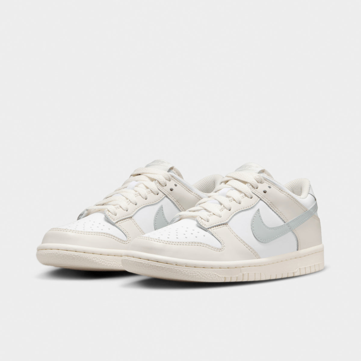 Low price nikes best sale