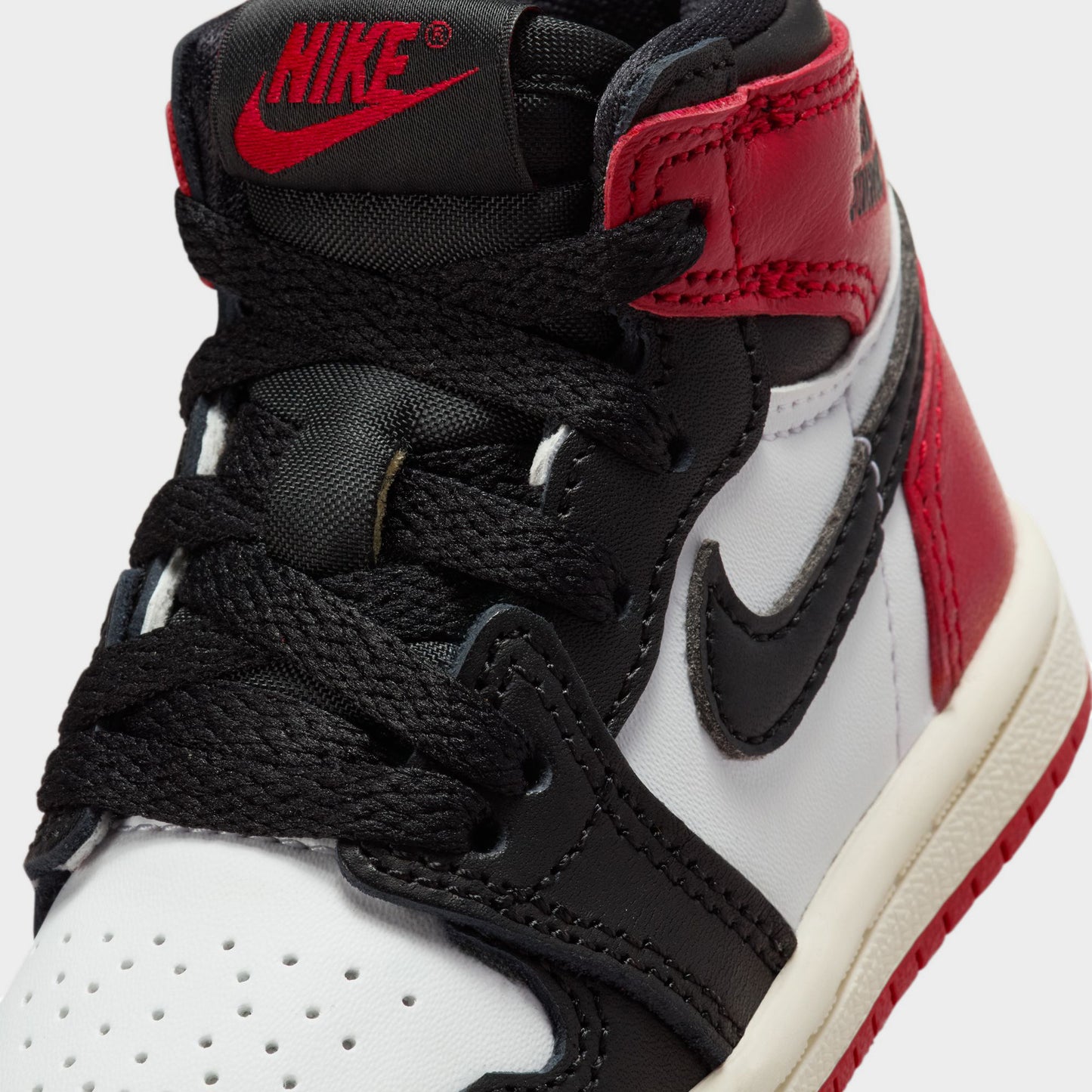 Jordan 1 Retro High OG TD Blanc / Noir - Rouge Varsity