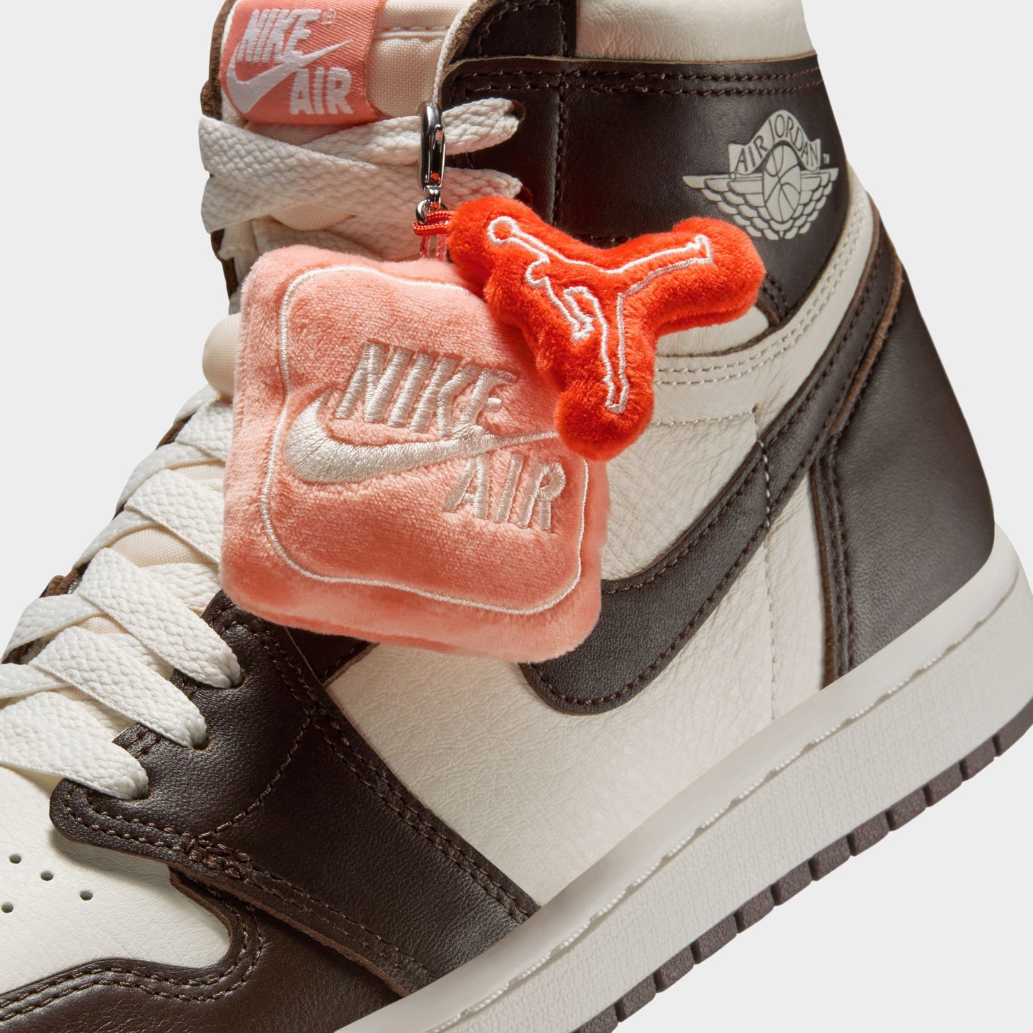 Jordan Women's 1 Retro High OG Baroque Brown / Sail - Light Madder Root