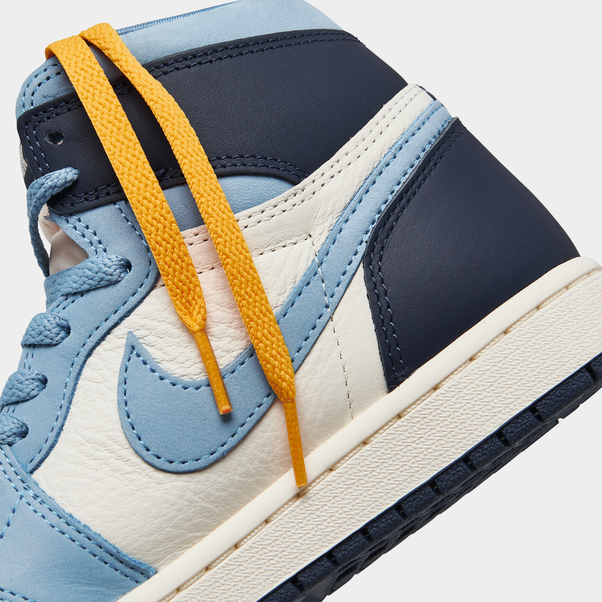 Nike jordan 1 unc on sale