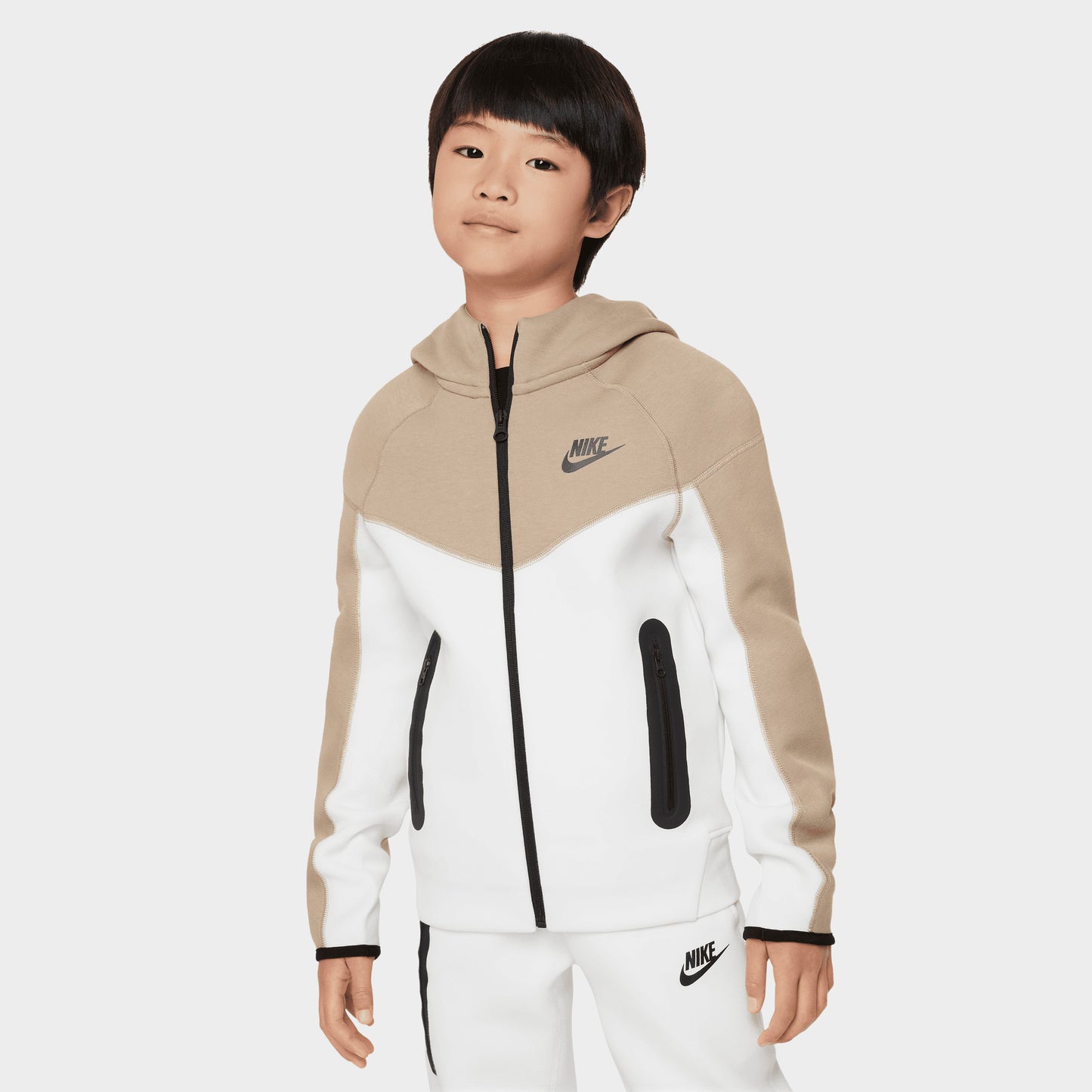 Chandail à capuchon entièrement zippé en molleton Tech de Nike Sportswear Junior pour garçon Blanc Sommet / Kaki - Noir