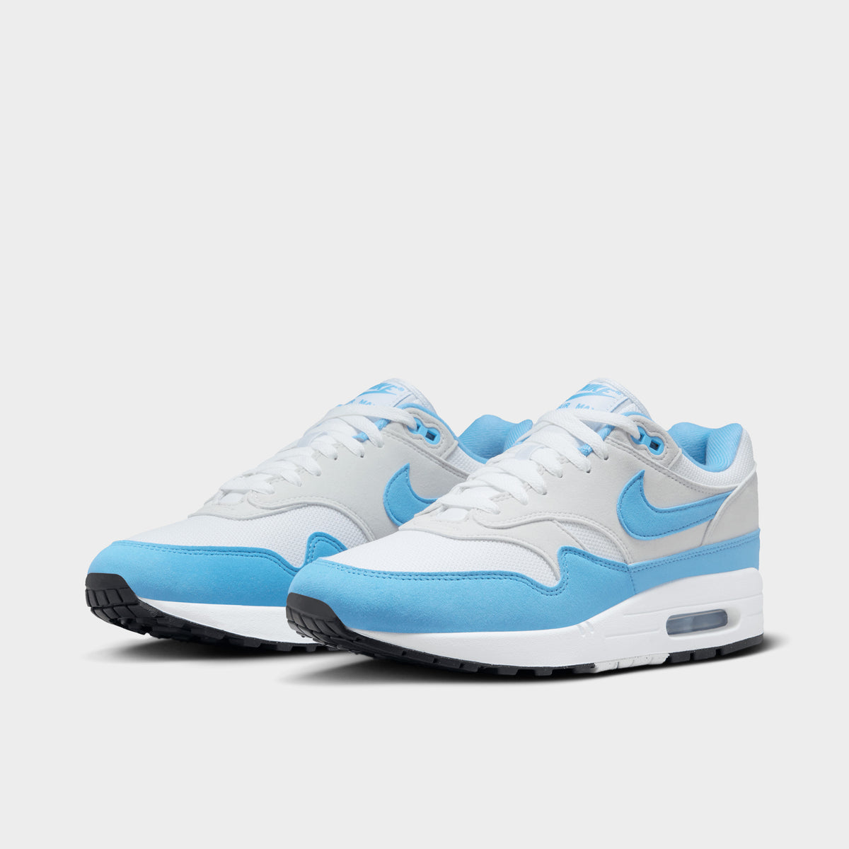 Nike white and hotsell blue air max