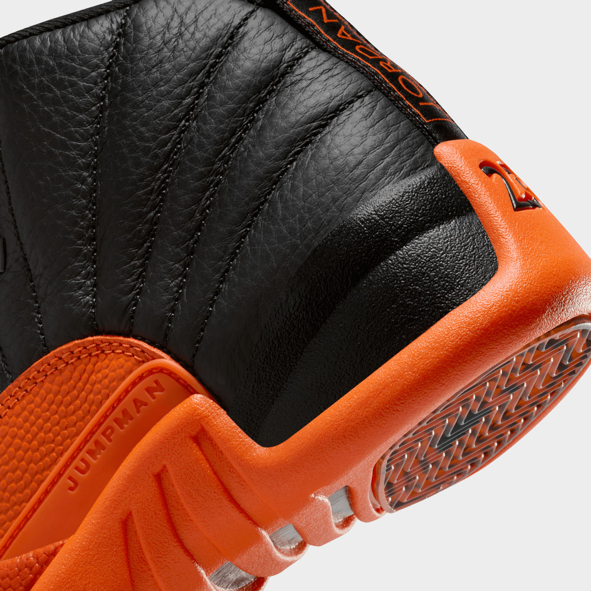 Black jordan 12 size 7 hot sale