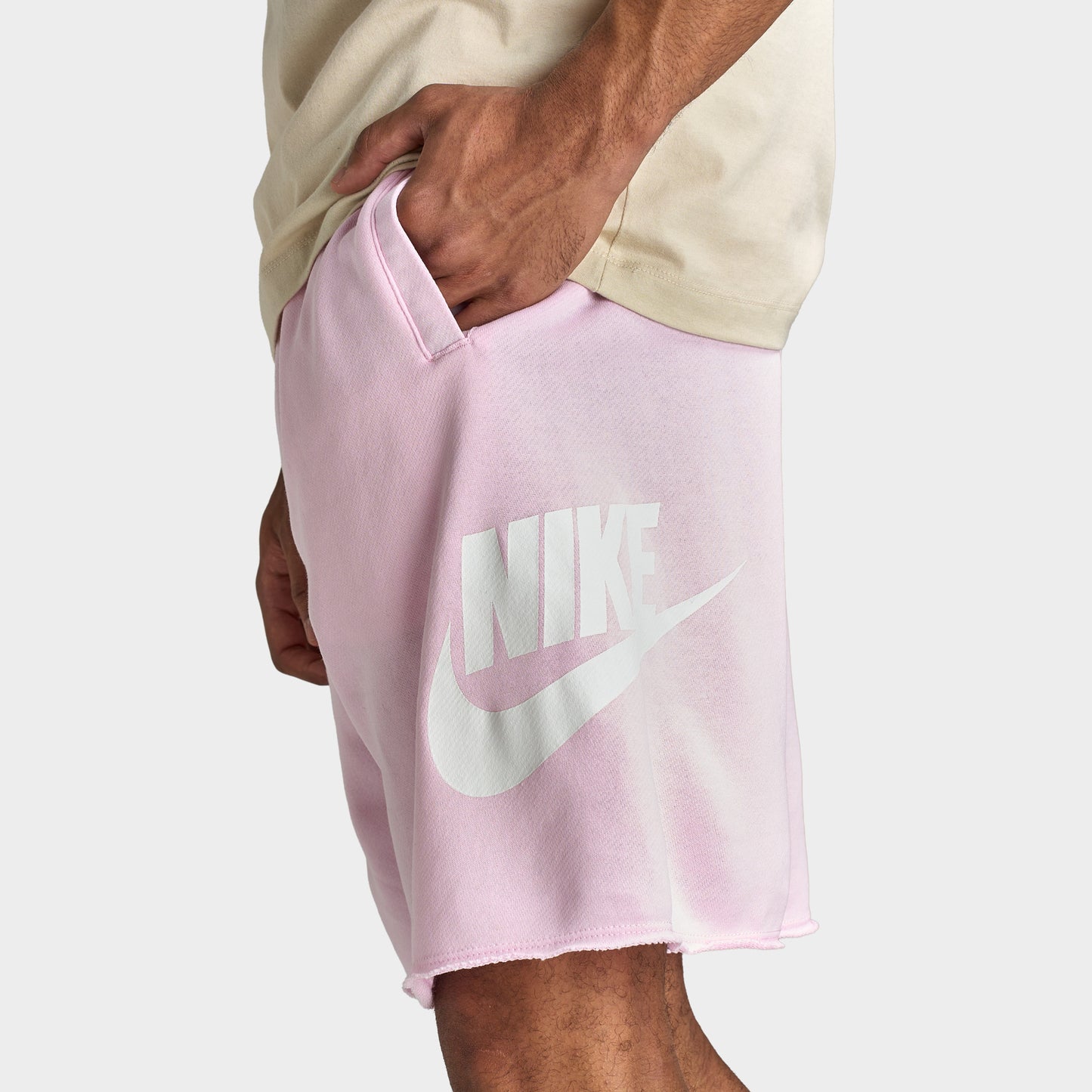 Nike Club French Terry Alumni Shorts / Pink Foam