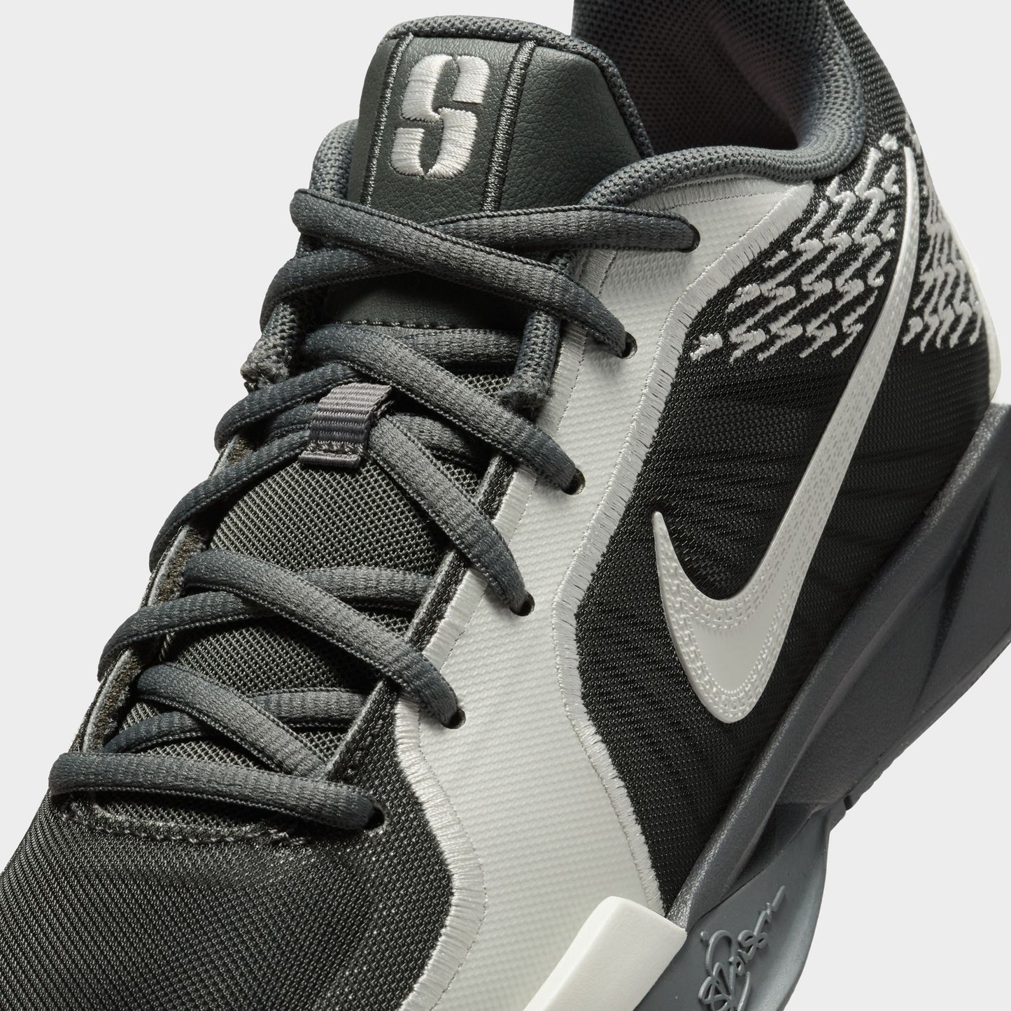 Nike Sabrina 2 GS Iron Grey / Sail - Hot Punch