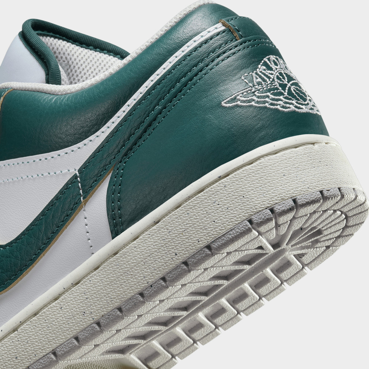 Green jordan 1 low sales