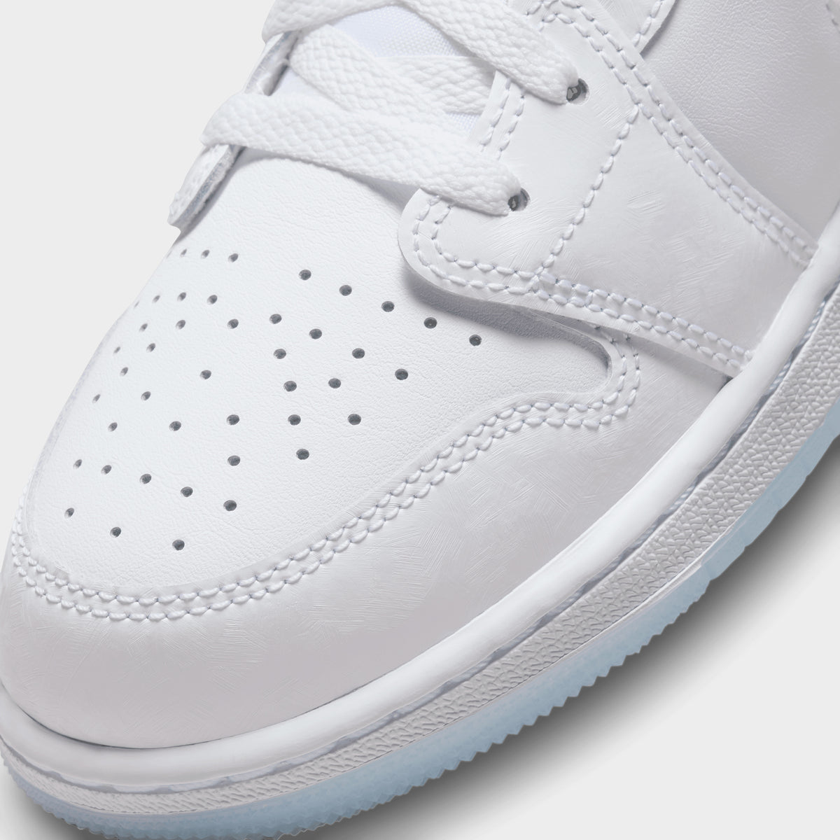 Jordan retro hotsell 1 summit white
