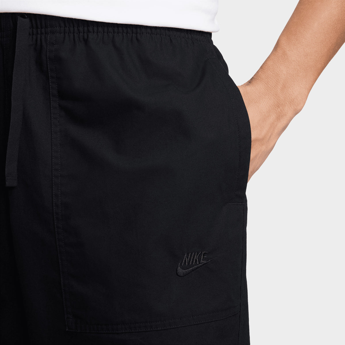 Black nike cargo pants hotsell