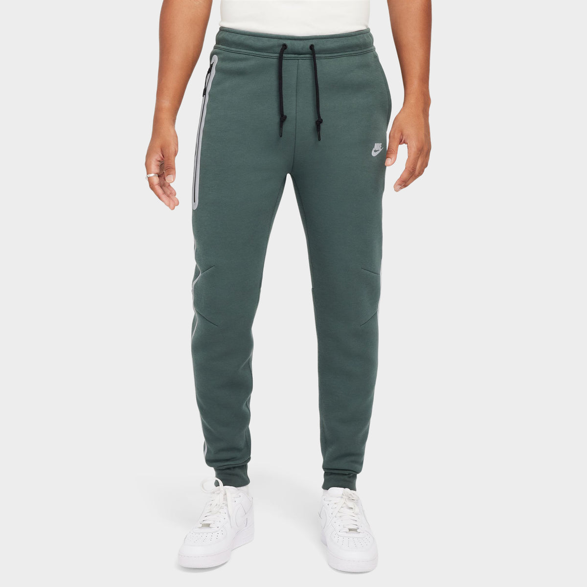 Green nike jogging bottoms cheap