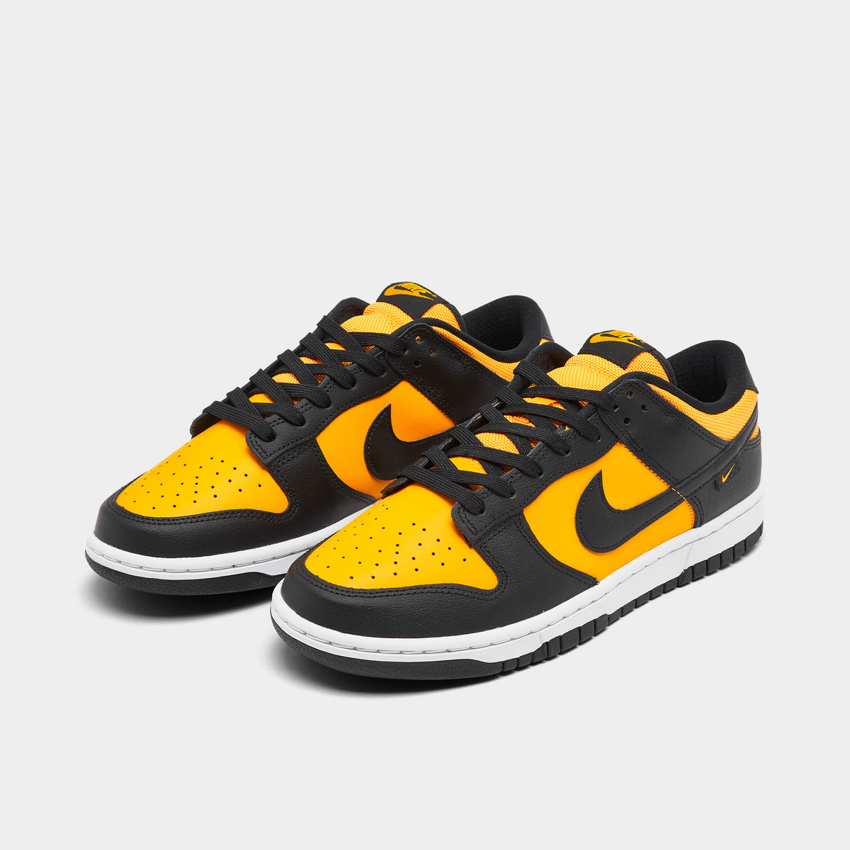 Gold sb dunks shop