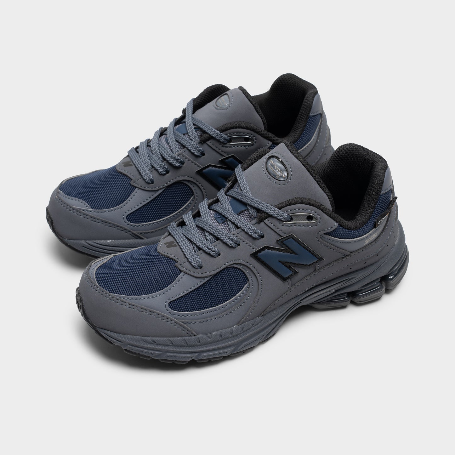 New Balance Juniors' 2002R / Dark Grey