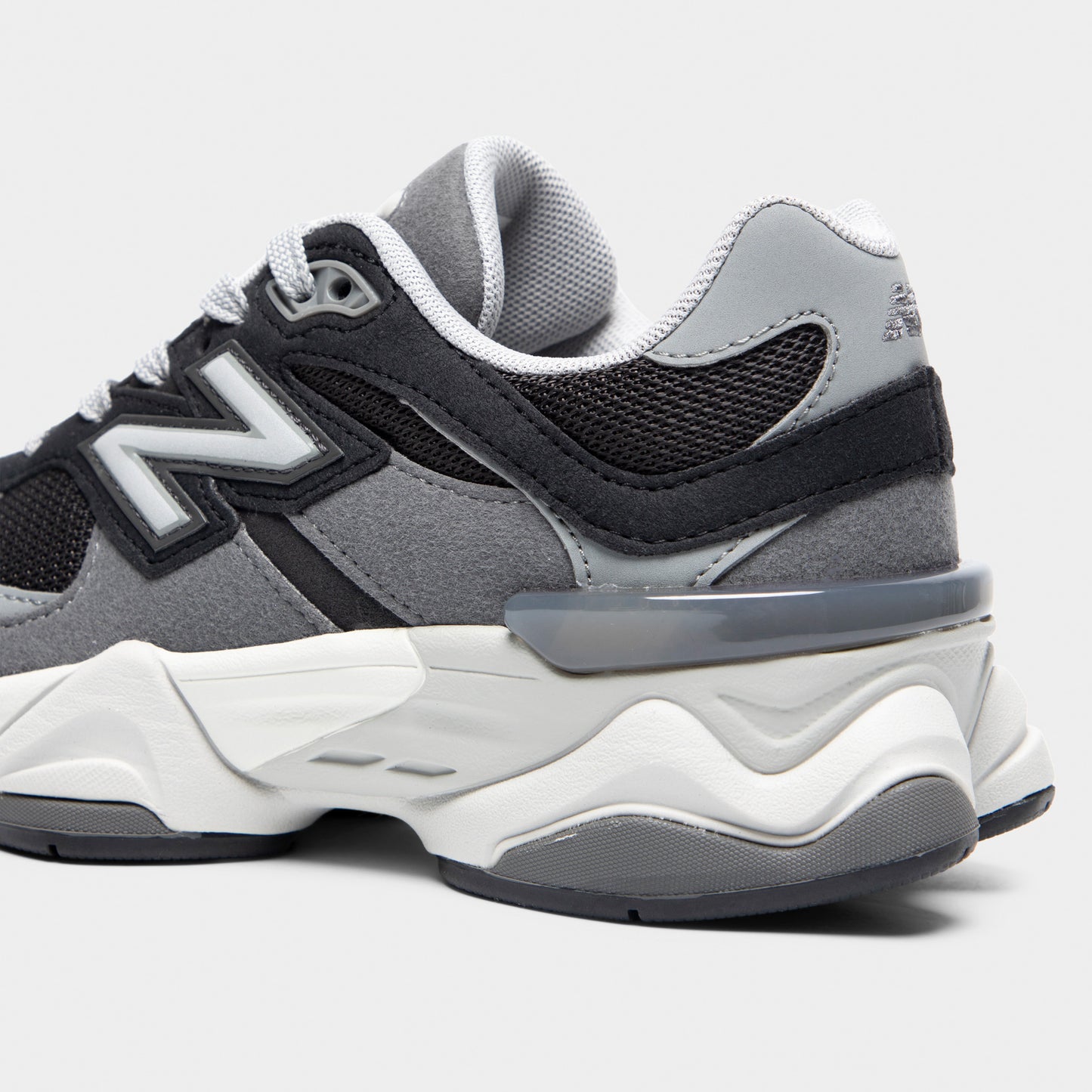 New Balance Juniors' 9060 Noir / Castlerock