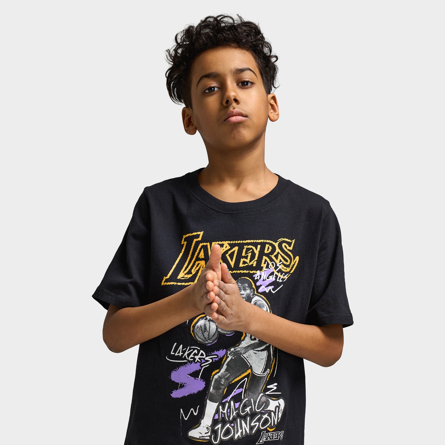 Mitchell & Ness Juniors' Chalk Magic Johnson Graphic T-Shirt / Black