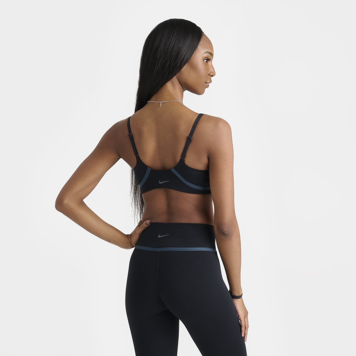 Nike One Soutien-gorge de sport convertible de maintien léger pour femme Noir / Noir - Armory Navy