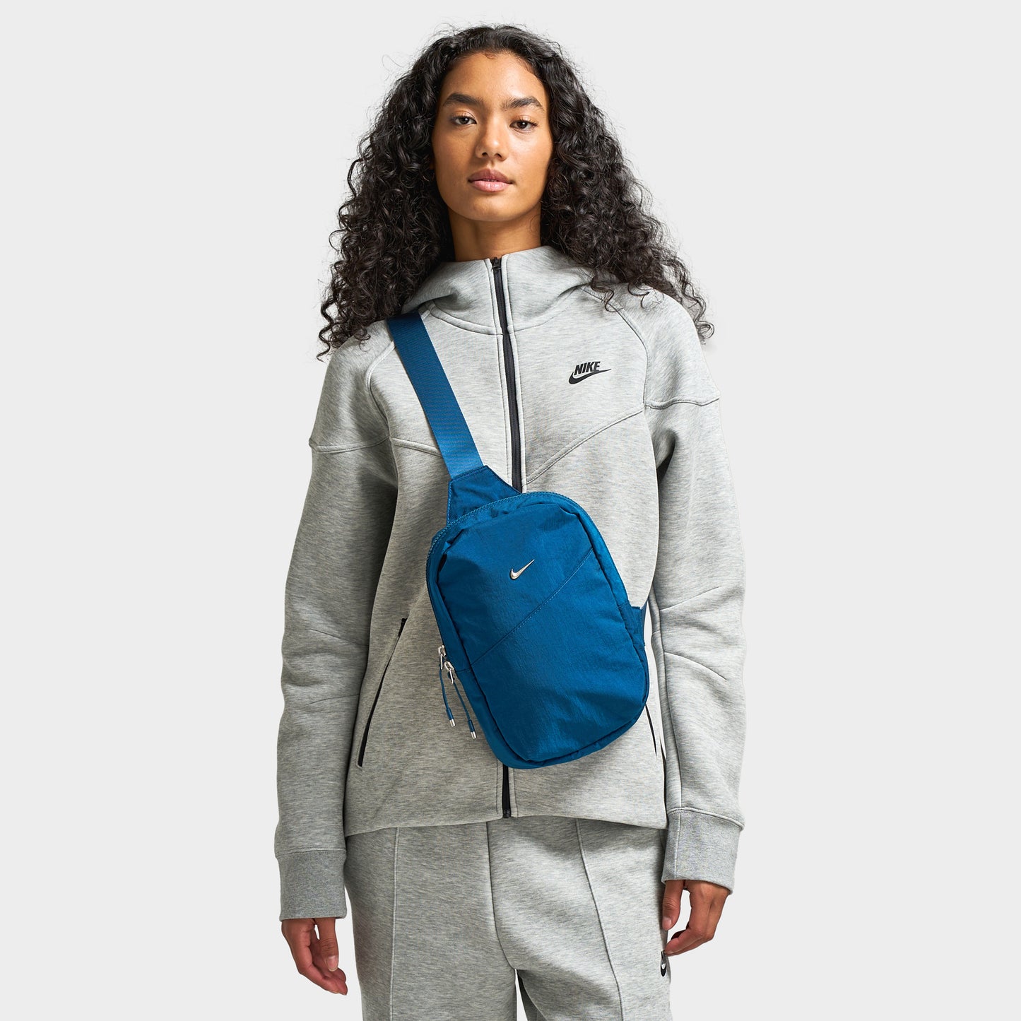 Nike Aura (2 L) Sac bandoulière Bleu Force / Bleu Force