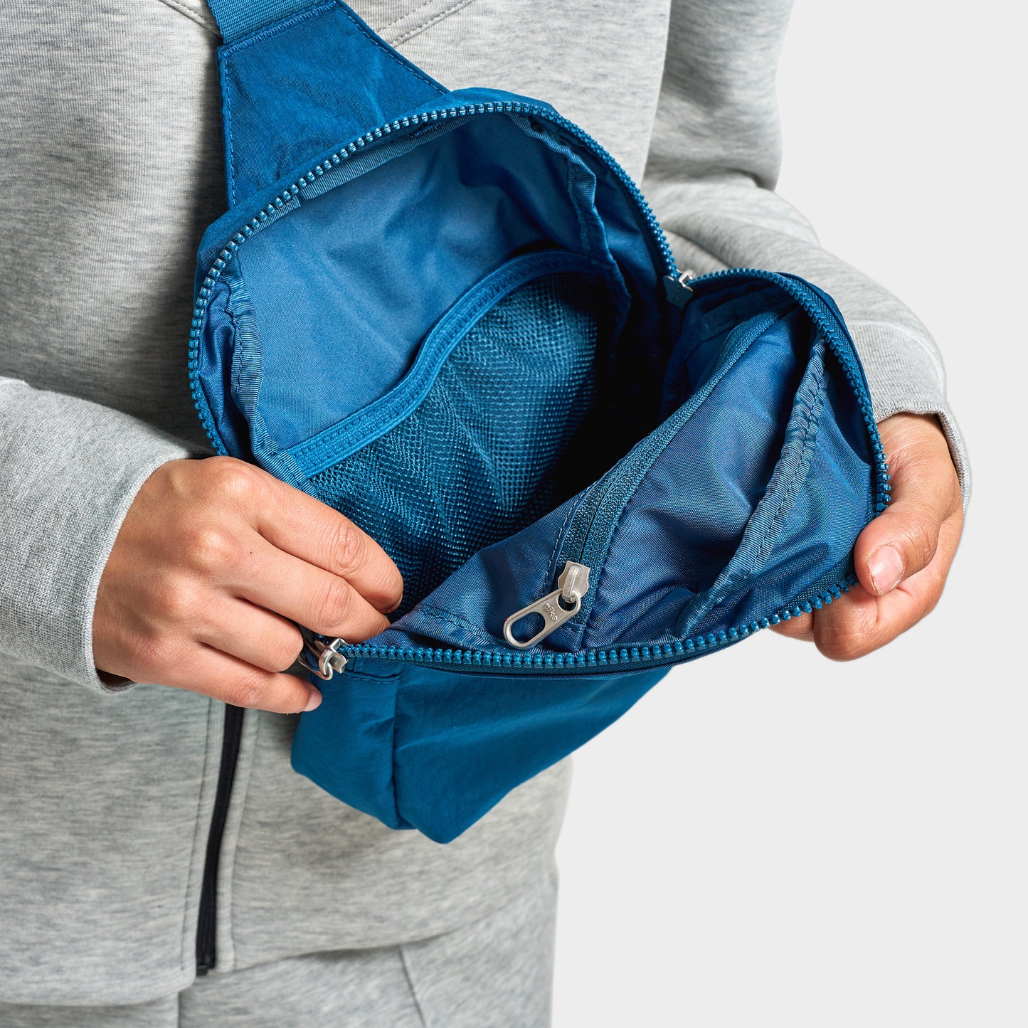 Nike Aura (2 L) Sac bandoulière Bleu Force / Bleu Force