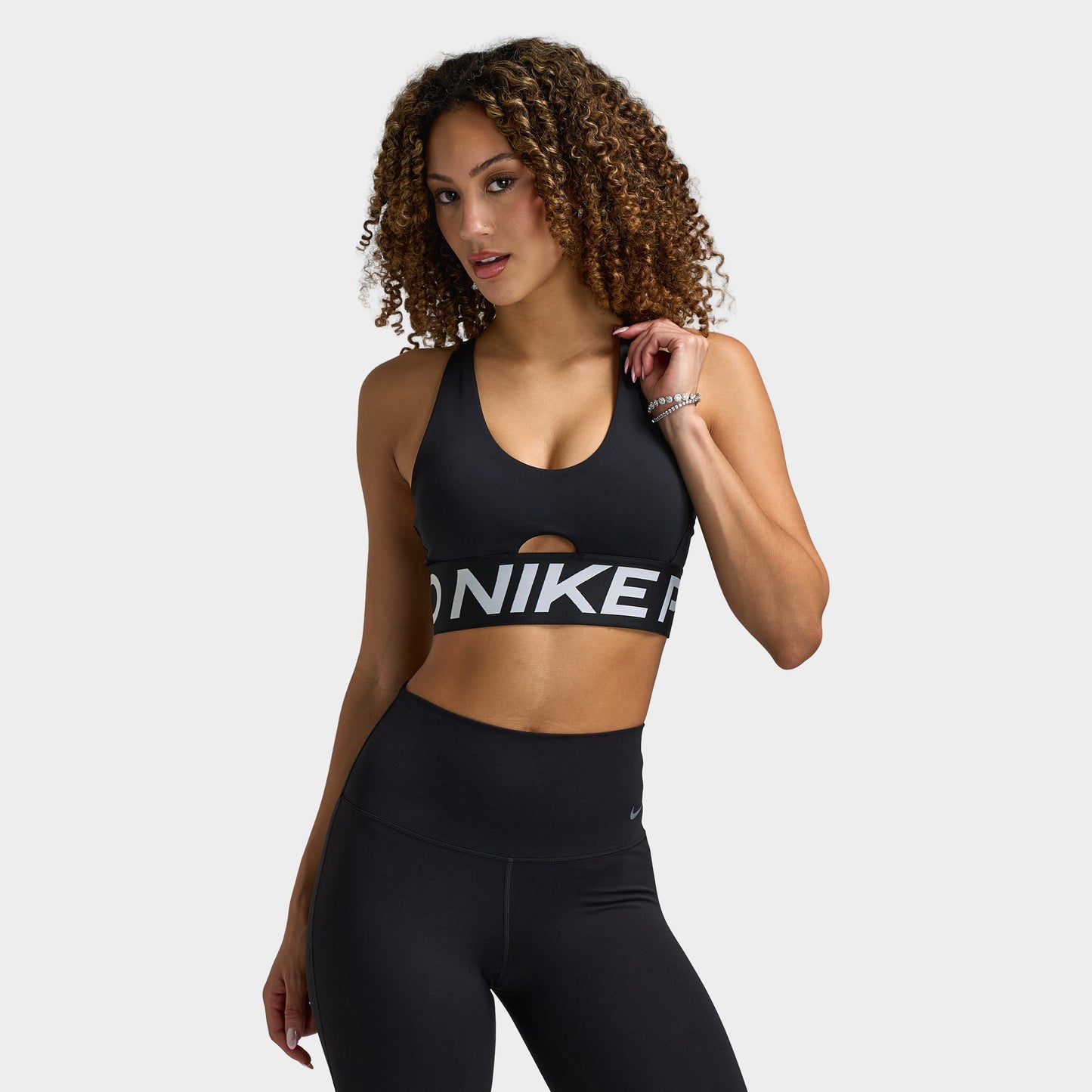 Nike Pro Femmes Indy Soutien-gorge plongeant Bold / Noir
