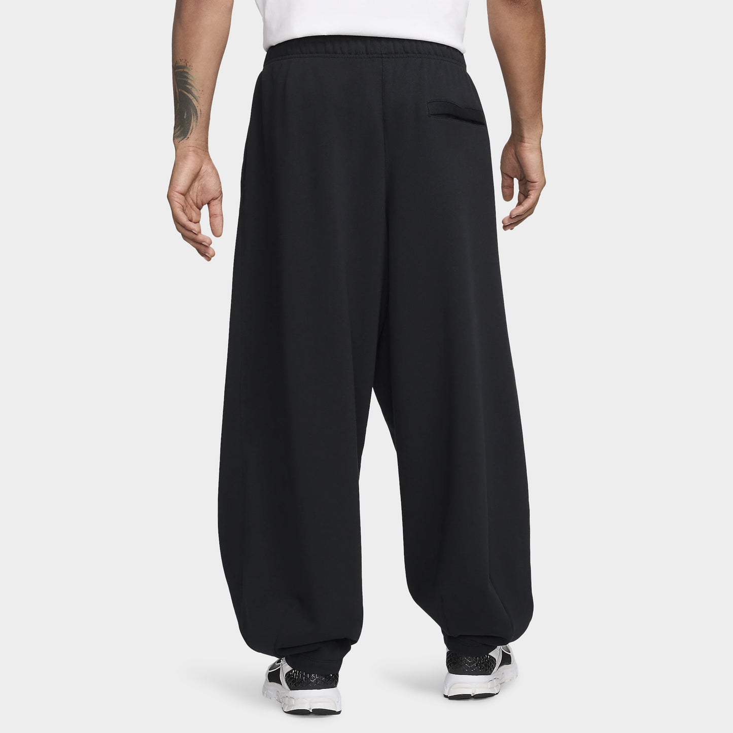 Nike Sportswear Club Pantalon surdimensionné en polaire Noir / Blanc