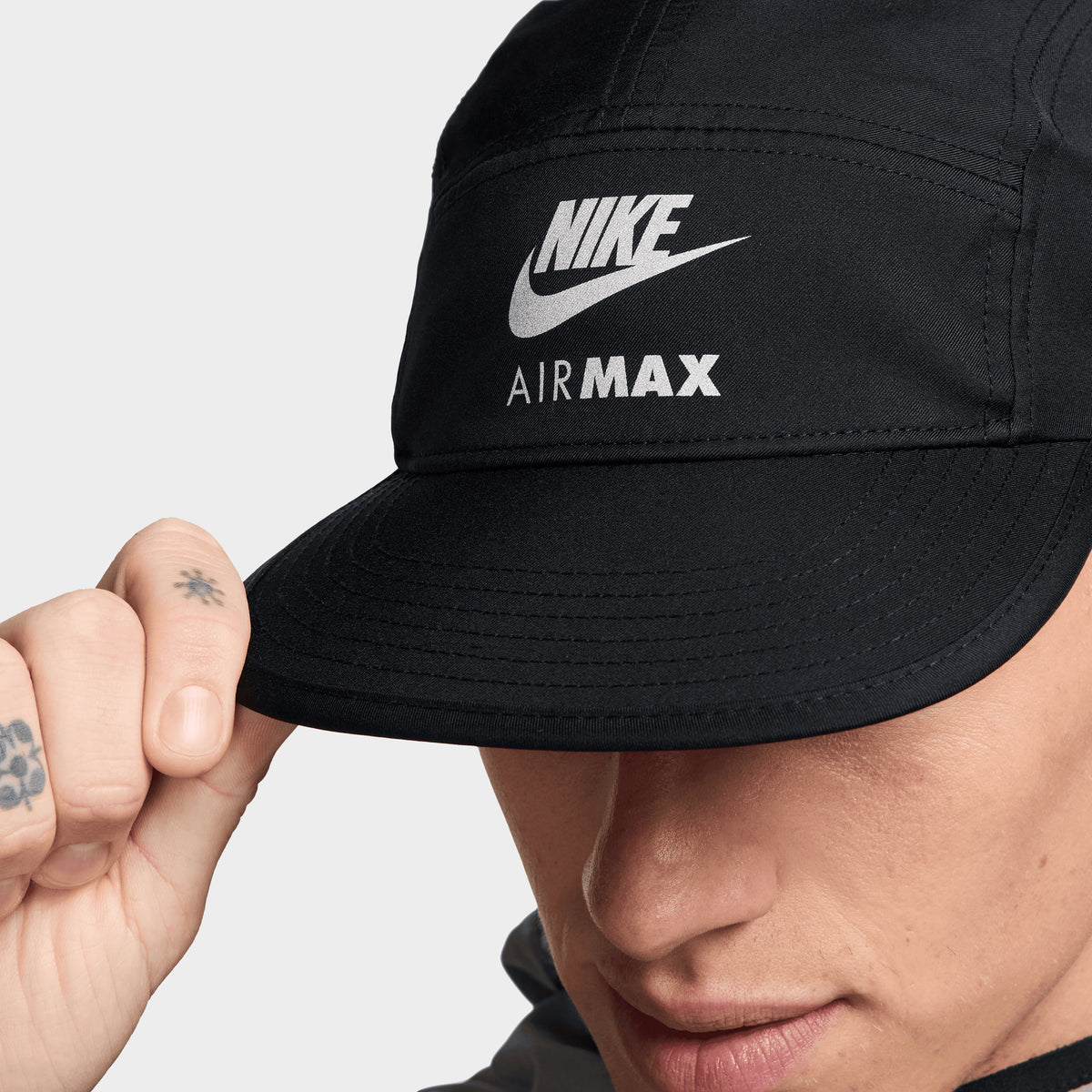 Nike reflective cap 2025