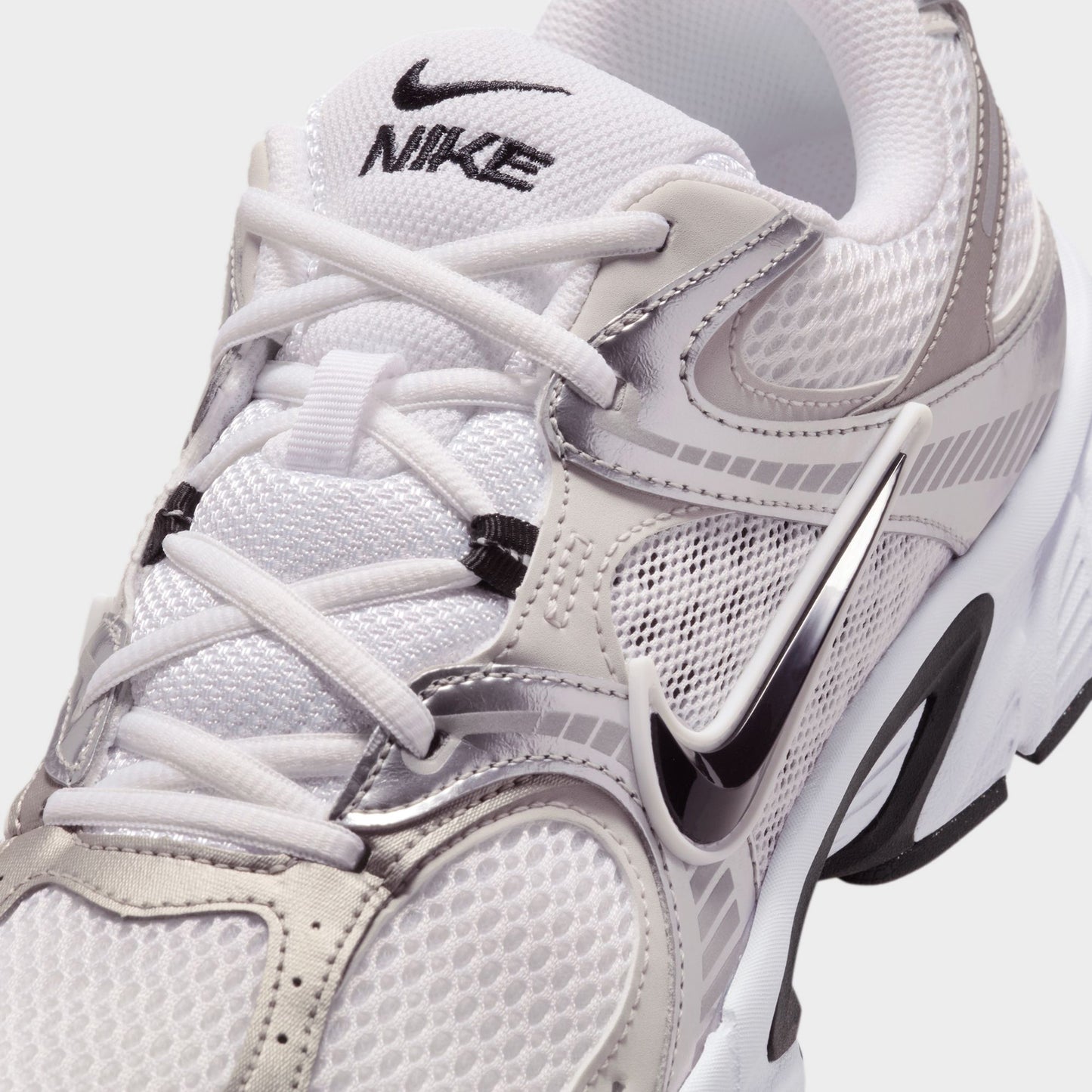 Nike V5 RNR White / Black