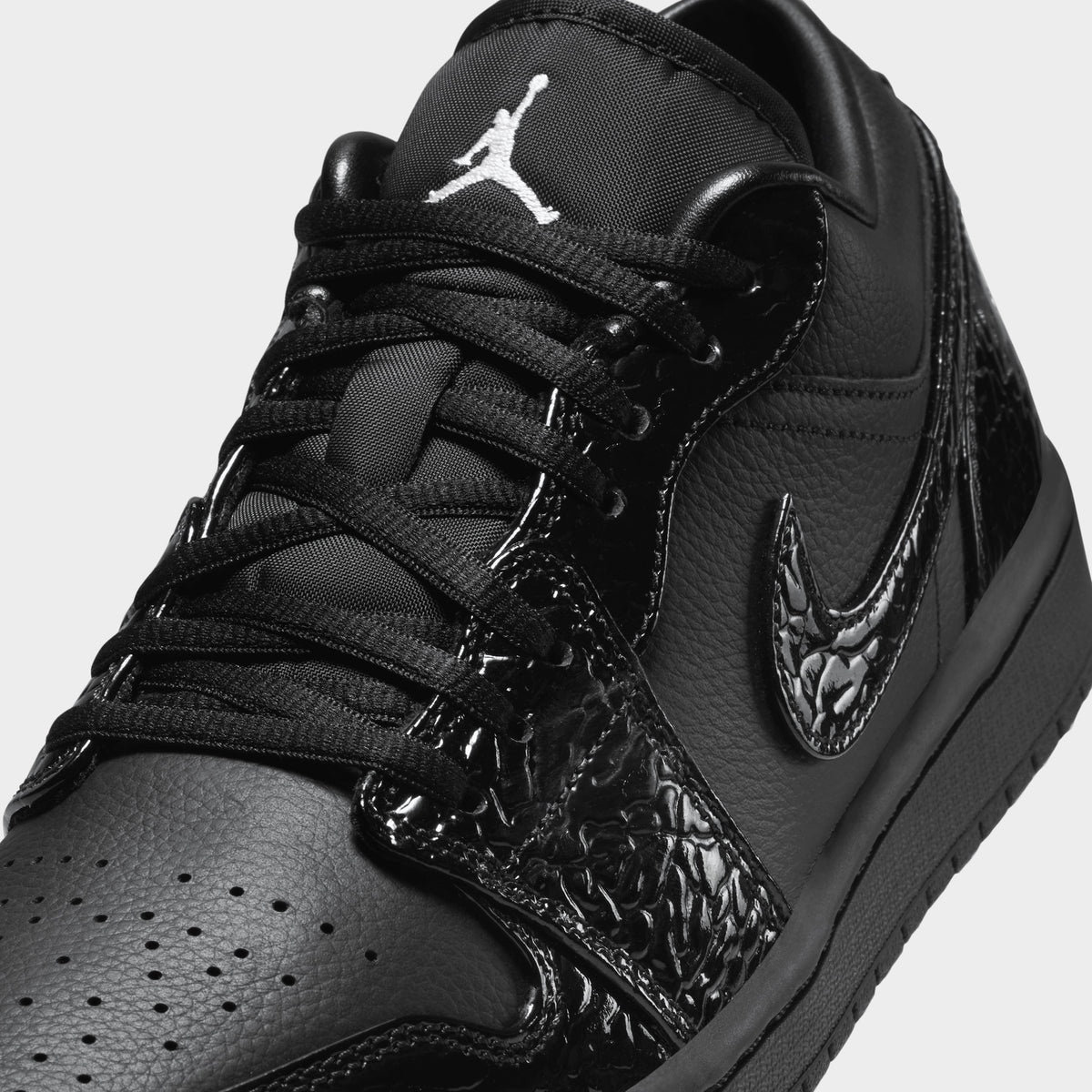 All black jordans womens discount
