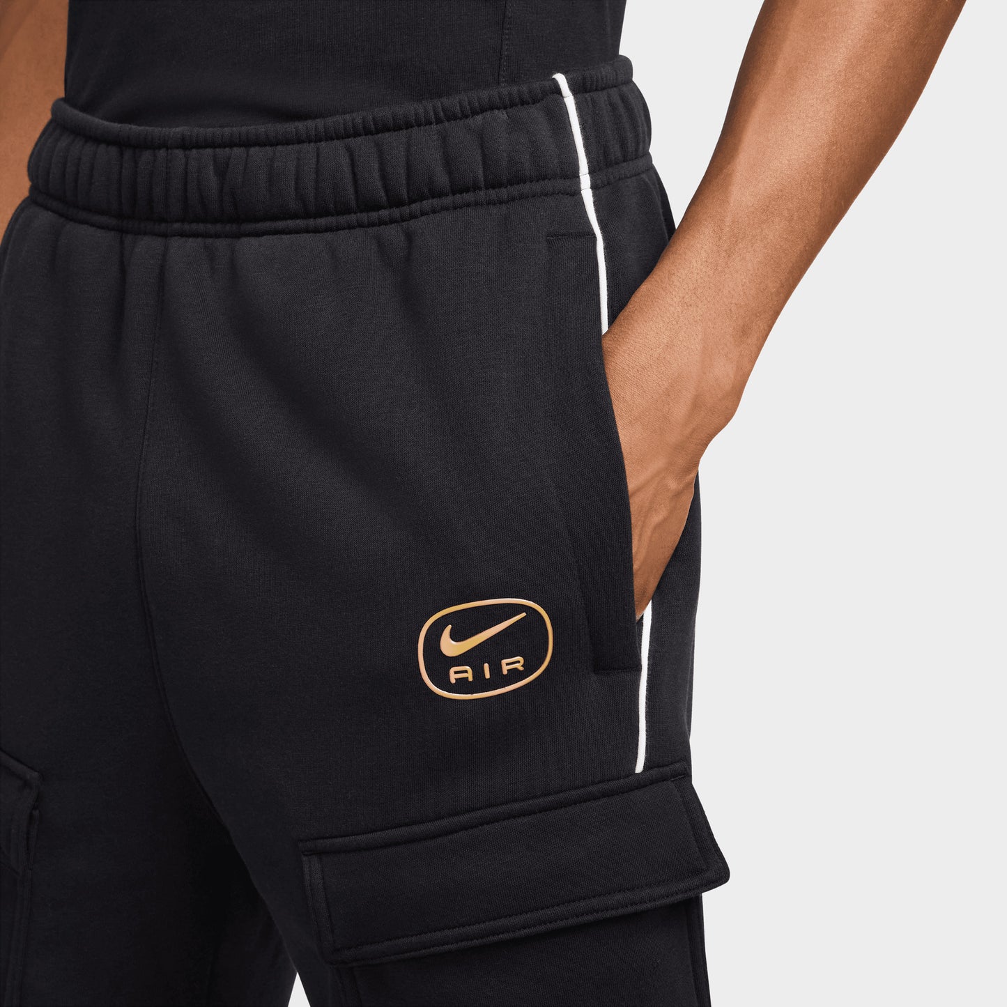 Nike Sportswear Air Max Fleece Cargo Jogger Noir / Or Métallique