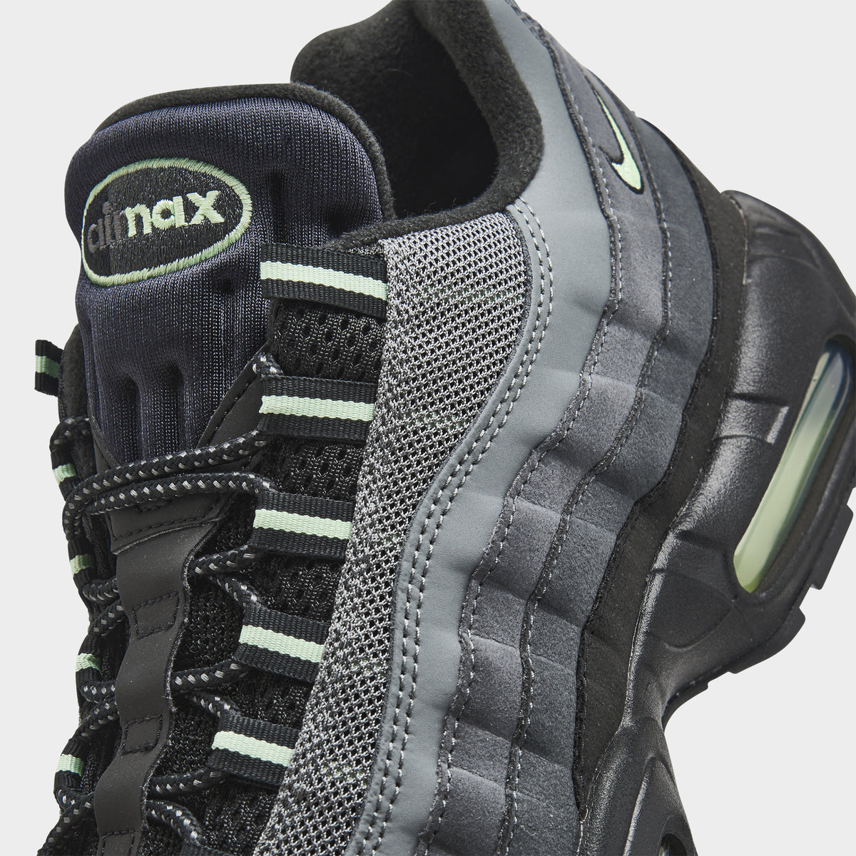 Green black and white air max 95 online