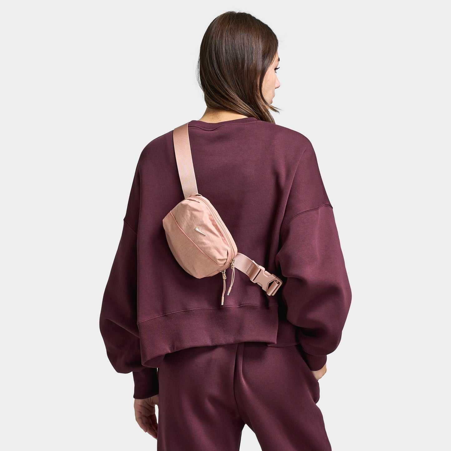 Nike Women's Aura Crossbody Bag (2L) / Gold