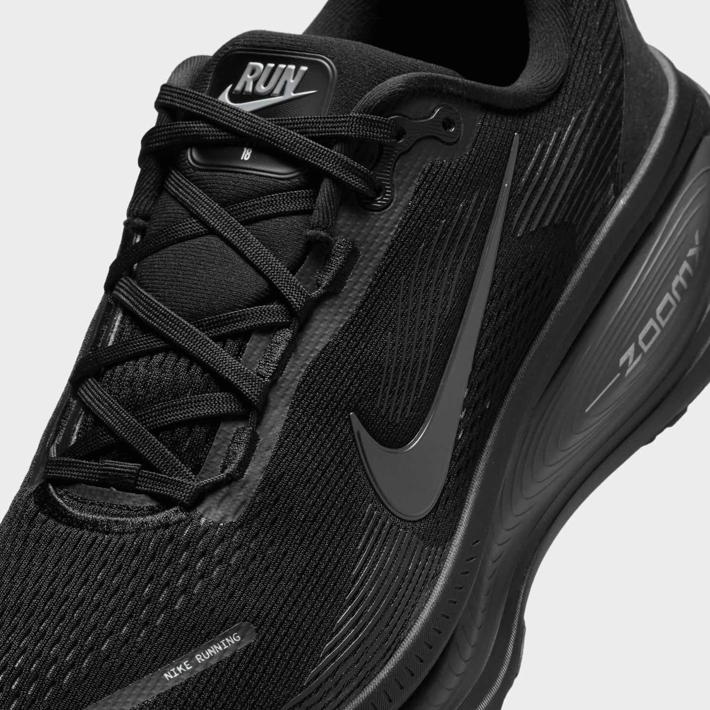 Nike Vomero 18 Black / Black - Dark Smoke Grey