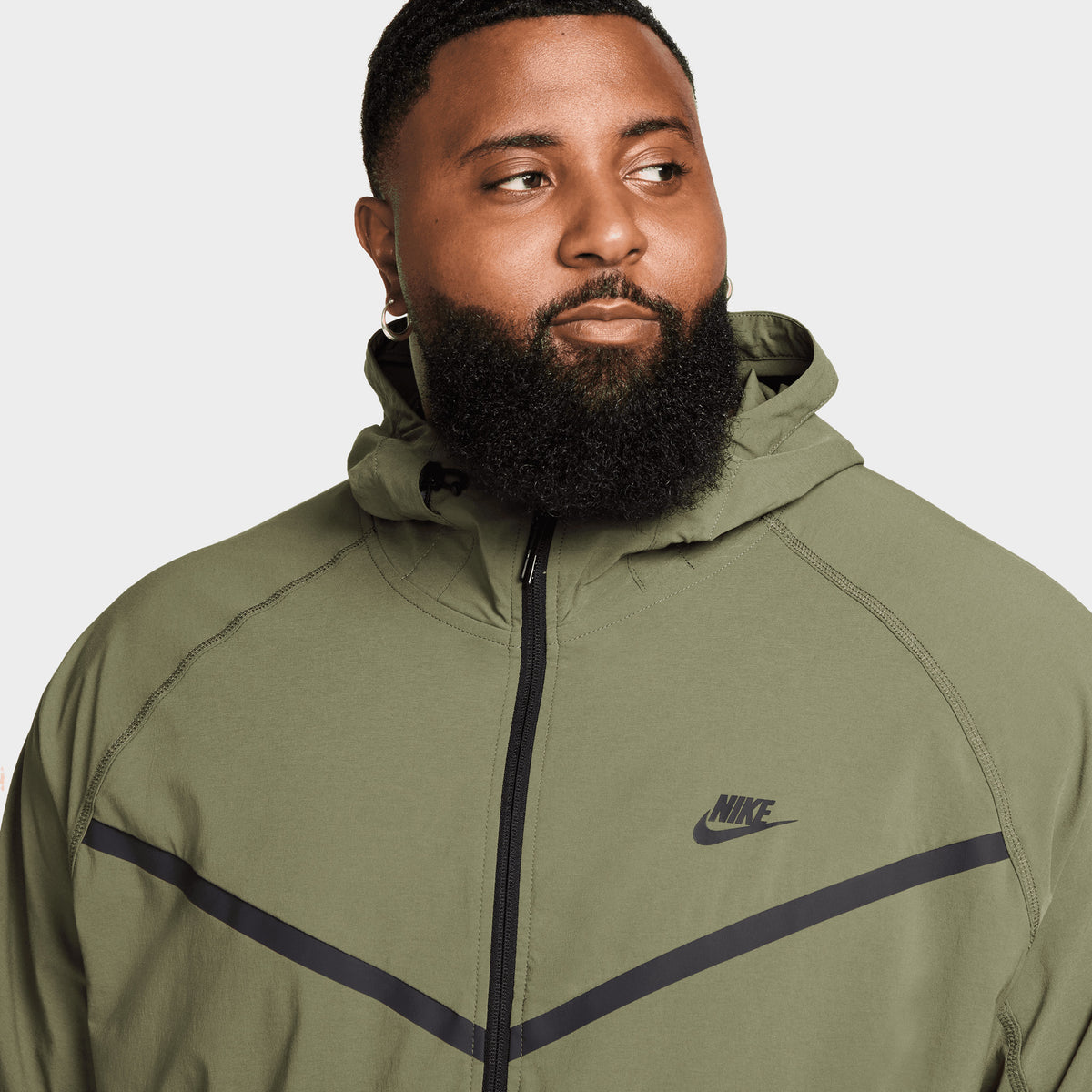 Olive nike jacket deals