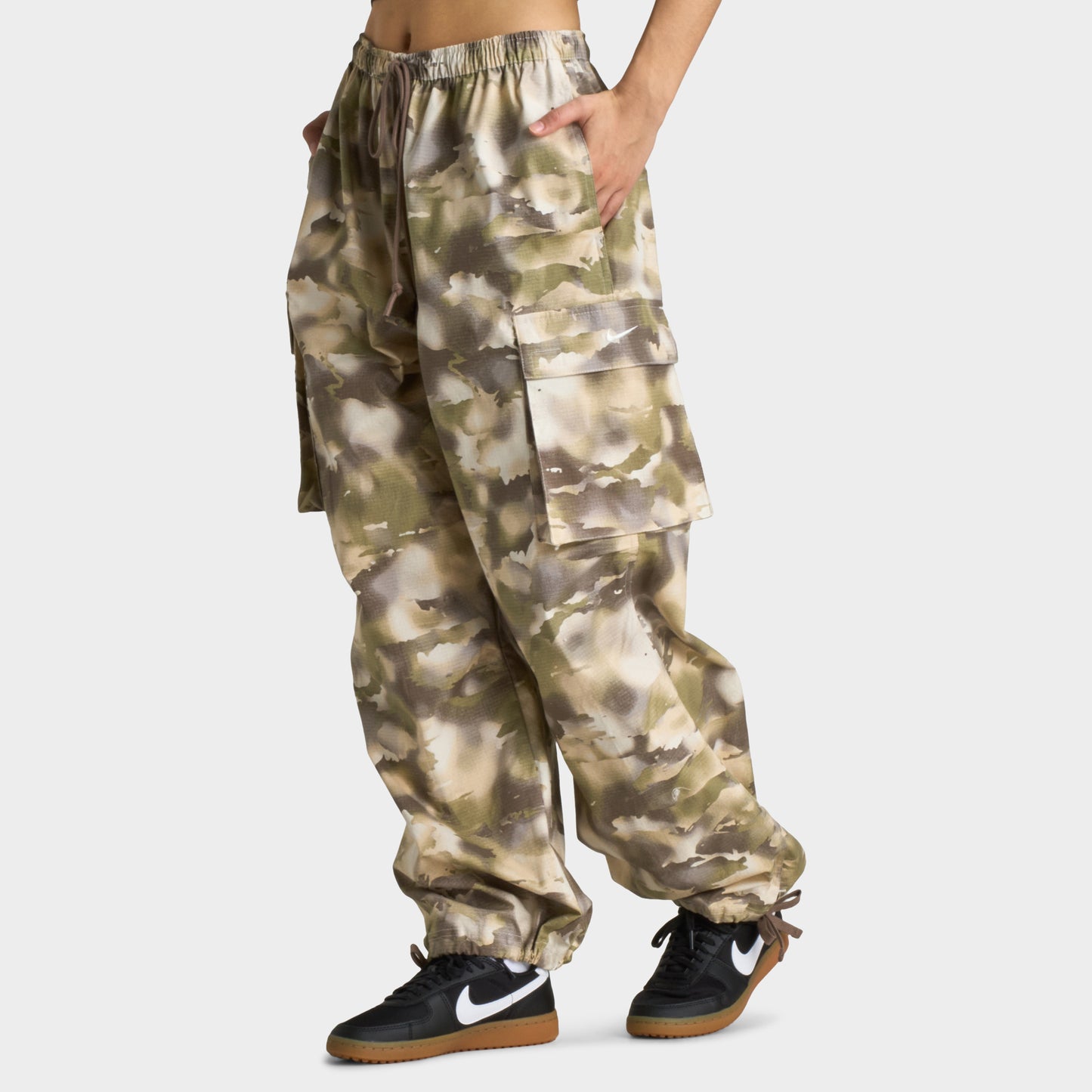 Nike Sportswear Femme Pantalon Camo Cargo Pants Light Orewood Brown / Sail