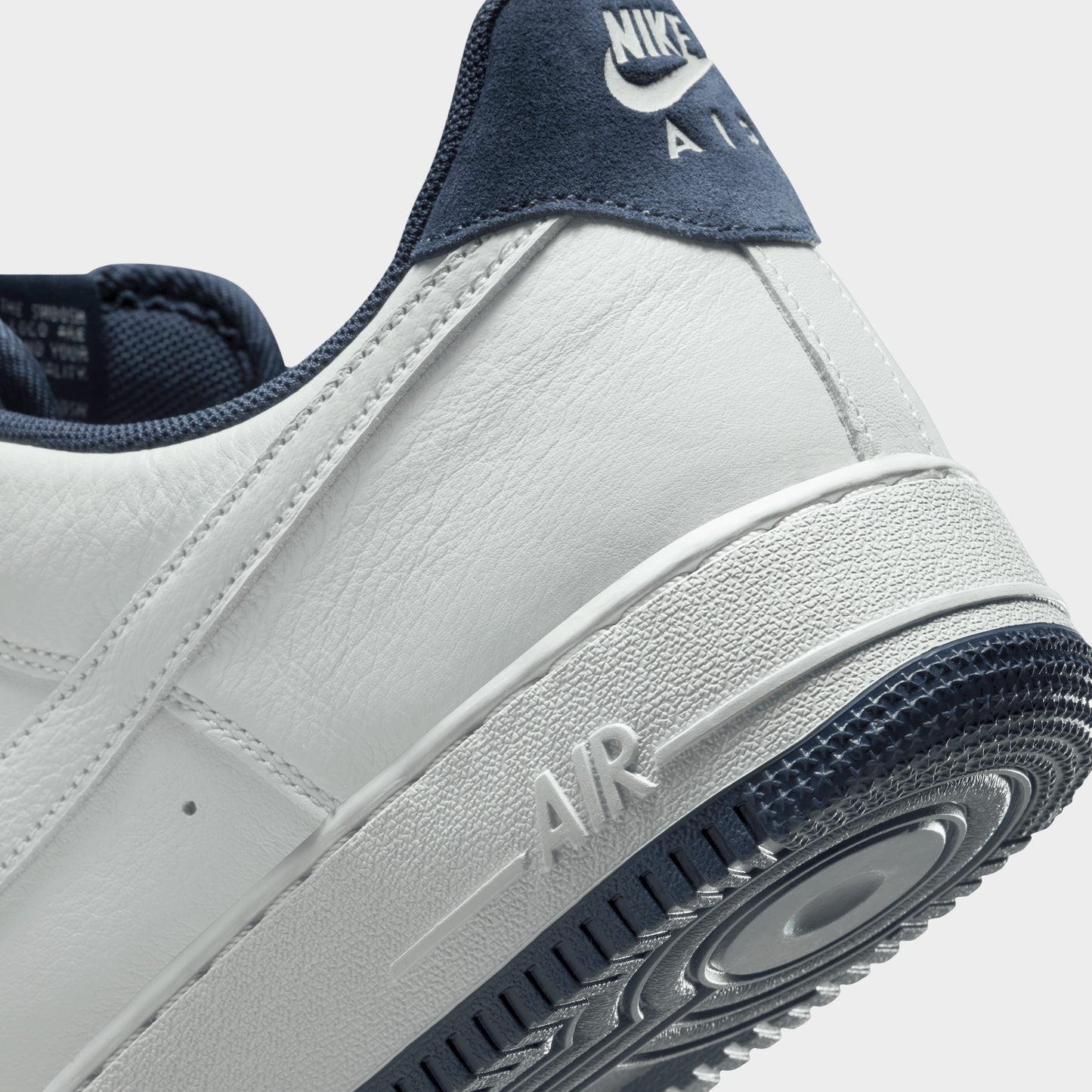 Nike Air Force 1 '07 LV8 Photon Dust / Obsidian
