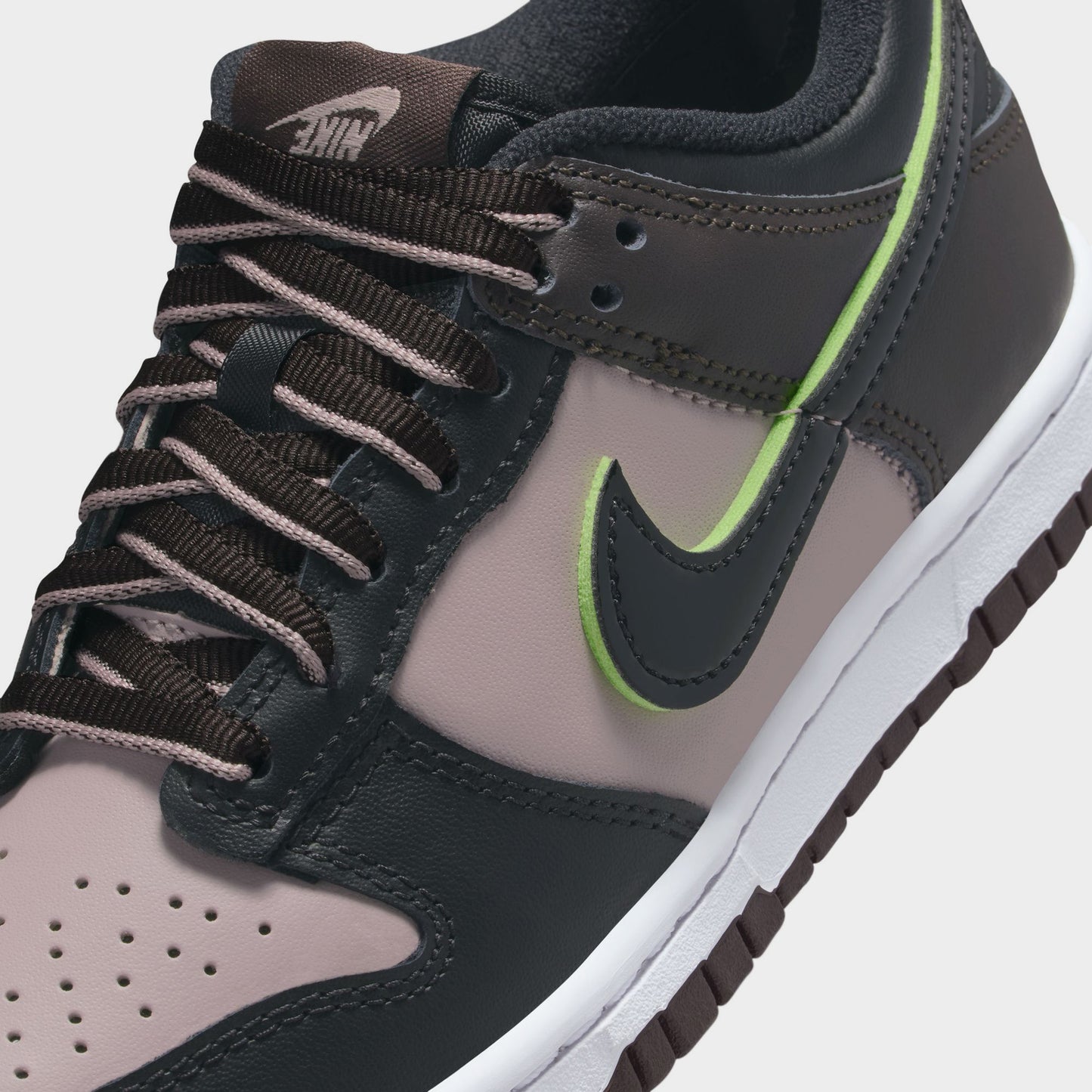 Nike Dunk Low SE GS Particle Rose / Black