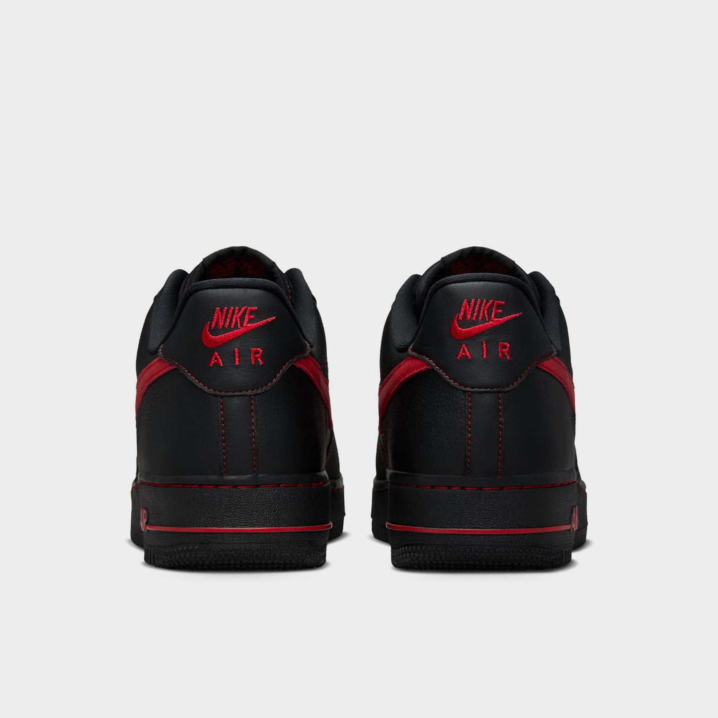 Nike Air Force Noir / Rouge