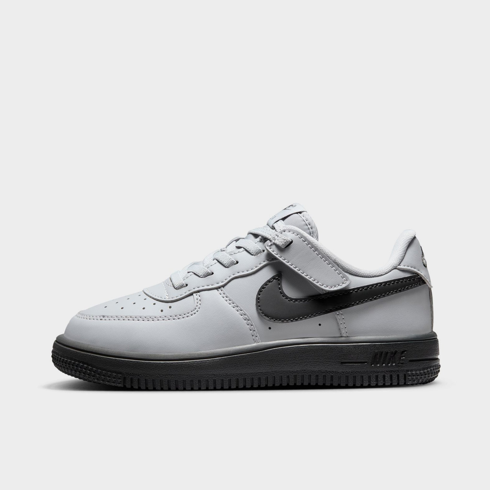 靴 Nike Air Force 1 Low \"Light Smoke Grey\" Nike Air Force 1 Low Light Smoke Grey HV3876-077