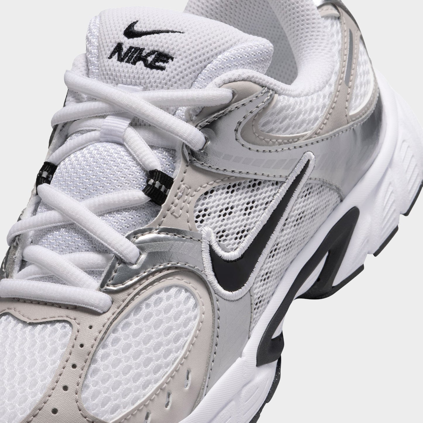 Nike V5 RNR GS White / Black - Vast Grey