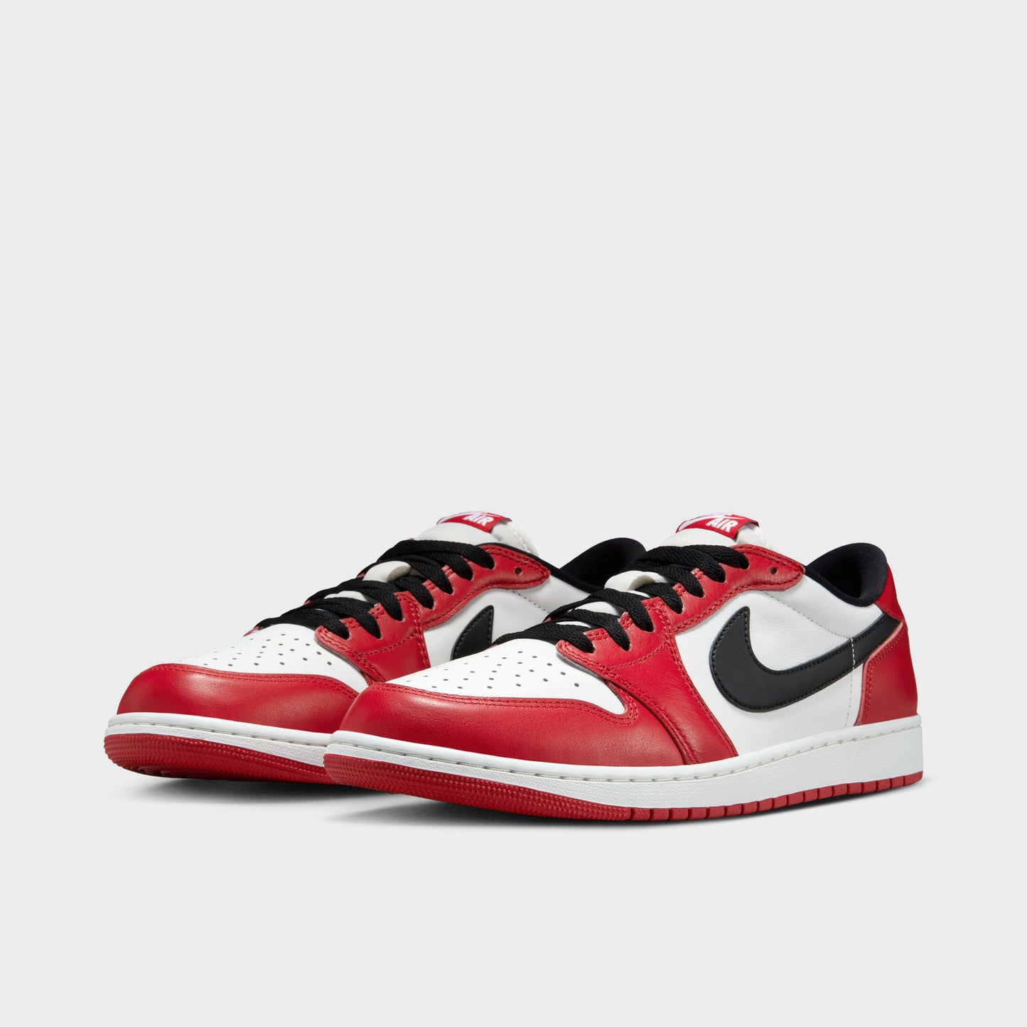 Air Jordan Retro 1 Low White / Red / Black