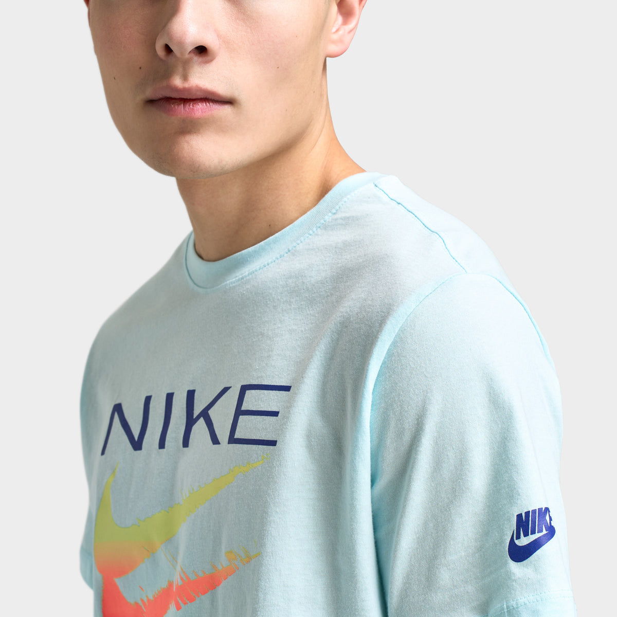 ★ Nike★ Sportswear Athletics T-Shirt M White Glacier Blue Nike Sportswear Juniors' T-Shirt / Glacier Blue | JD Sports