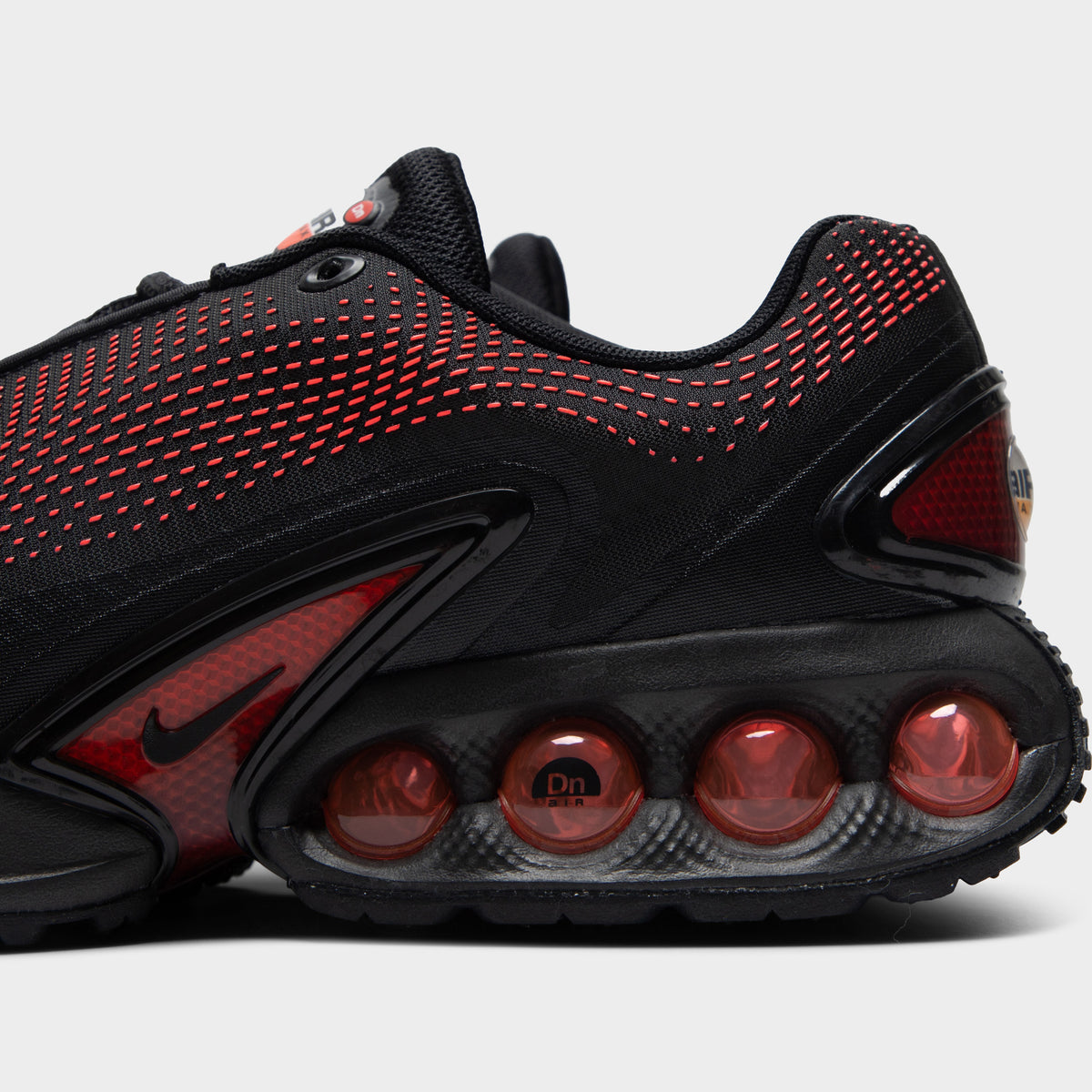 ◆正規品◆NIKE AIR MAX Dn ESSENTIAL BLACK◆関税込◆人気◆ Nike Air Max DN Essential Black / Black - Bright Crimson