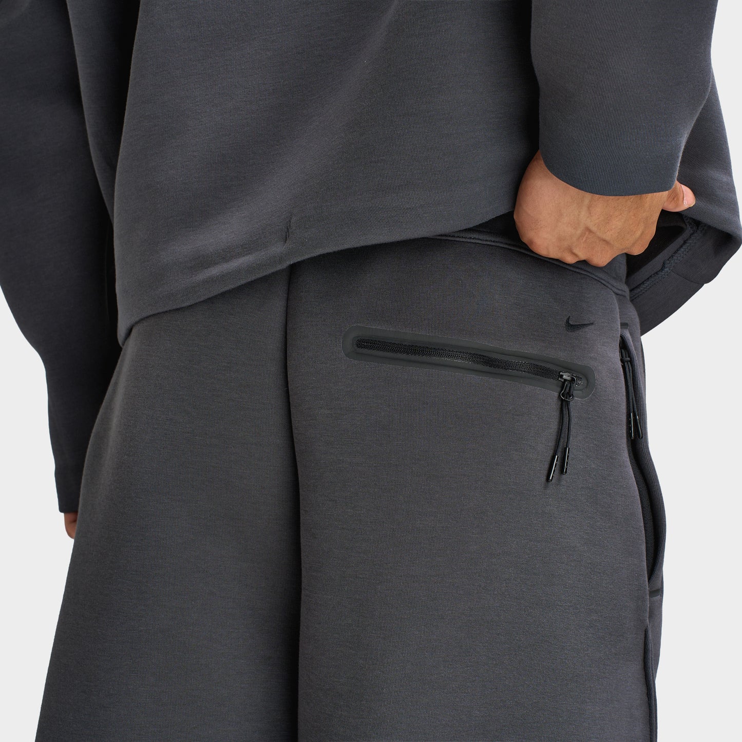 Nike Tech Fleece Loose-Fit Open Hem Pants / Anthracite